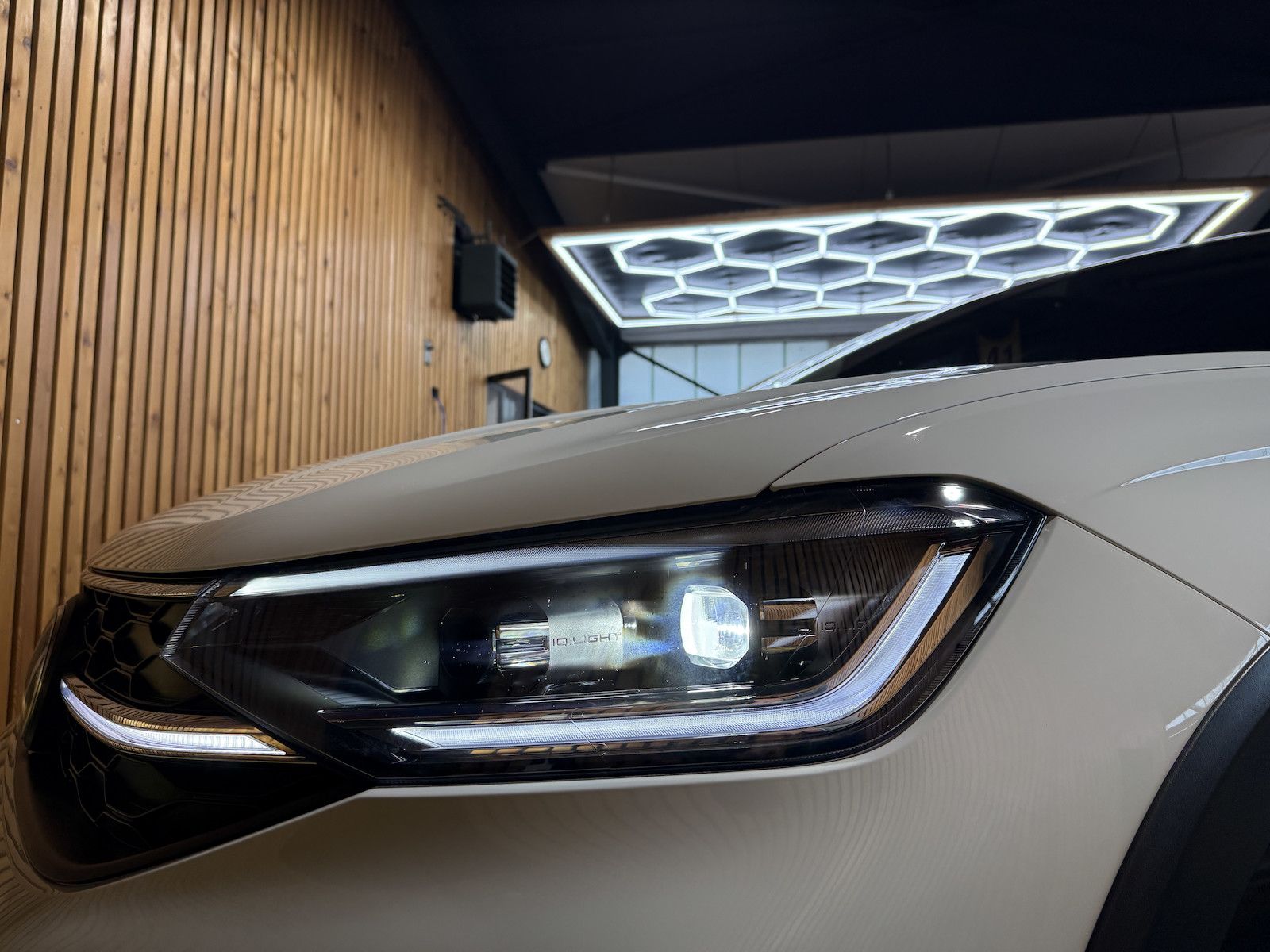 Fahrzeugabbildung Volkswagen Taigo 1,0 TSI Life *Navi*Matrix*Virtual*Sitzhz*