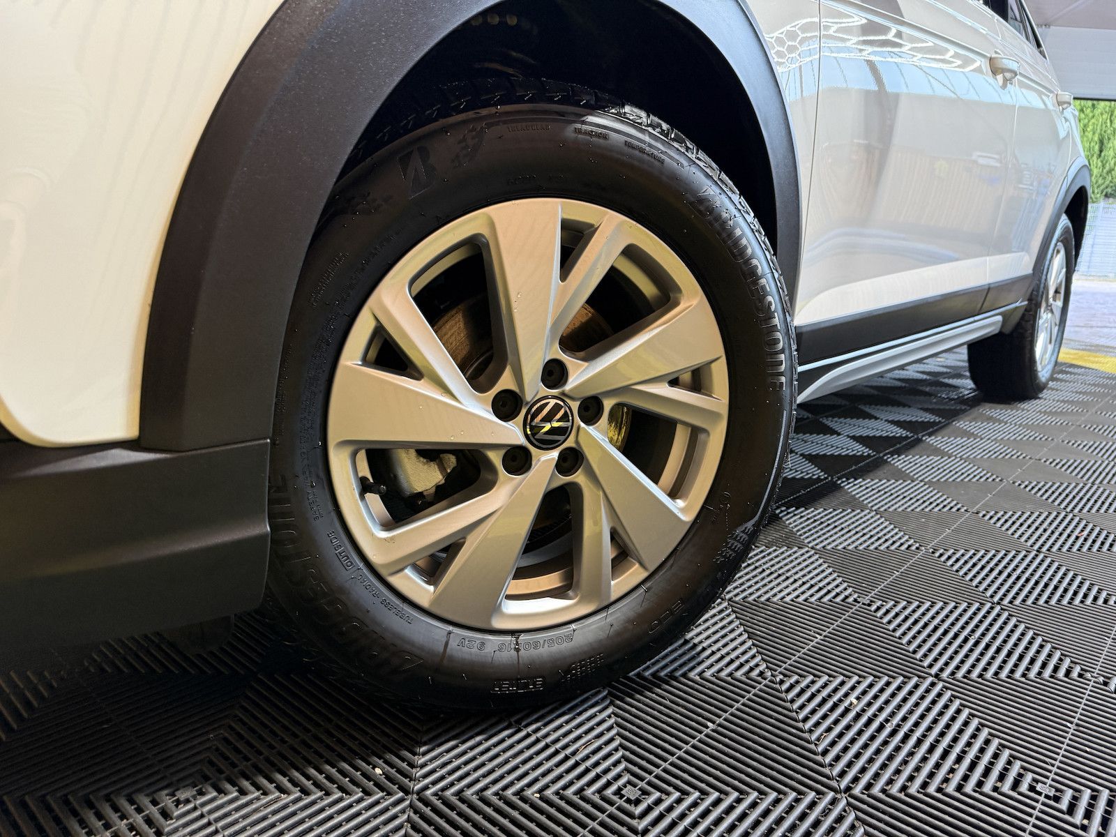 Fahrzeugabbildung Volkswagen Taigo 1,0 TSI Life *Navi*Matrix*Virtual*Sitzhz*