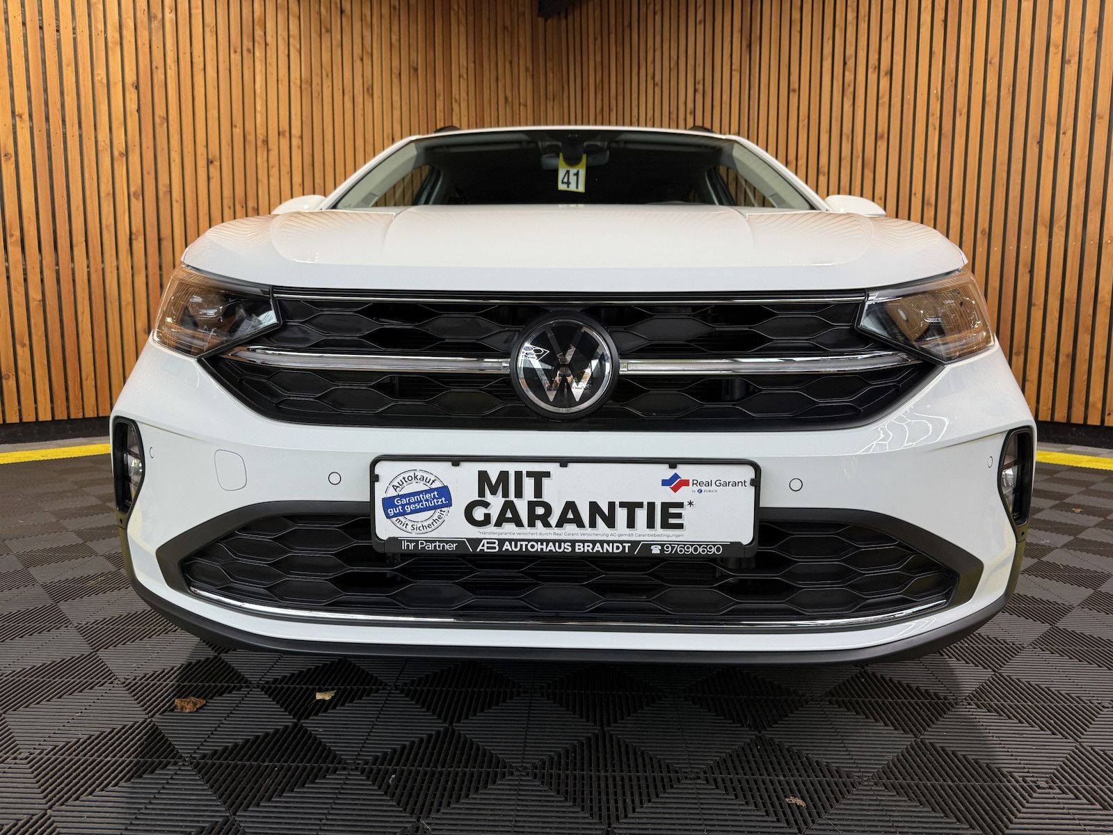 Fahrzeugabbildung Volkswagen Taigo 1,0 TSI Life *Navi*Matrix*Virtual*Sitzhz*