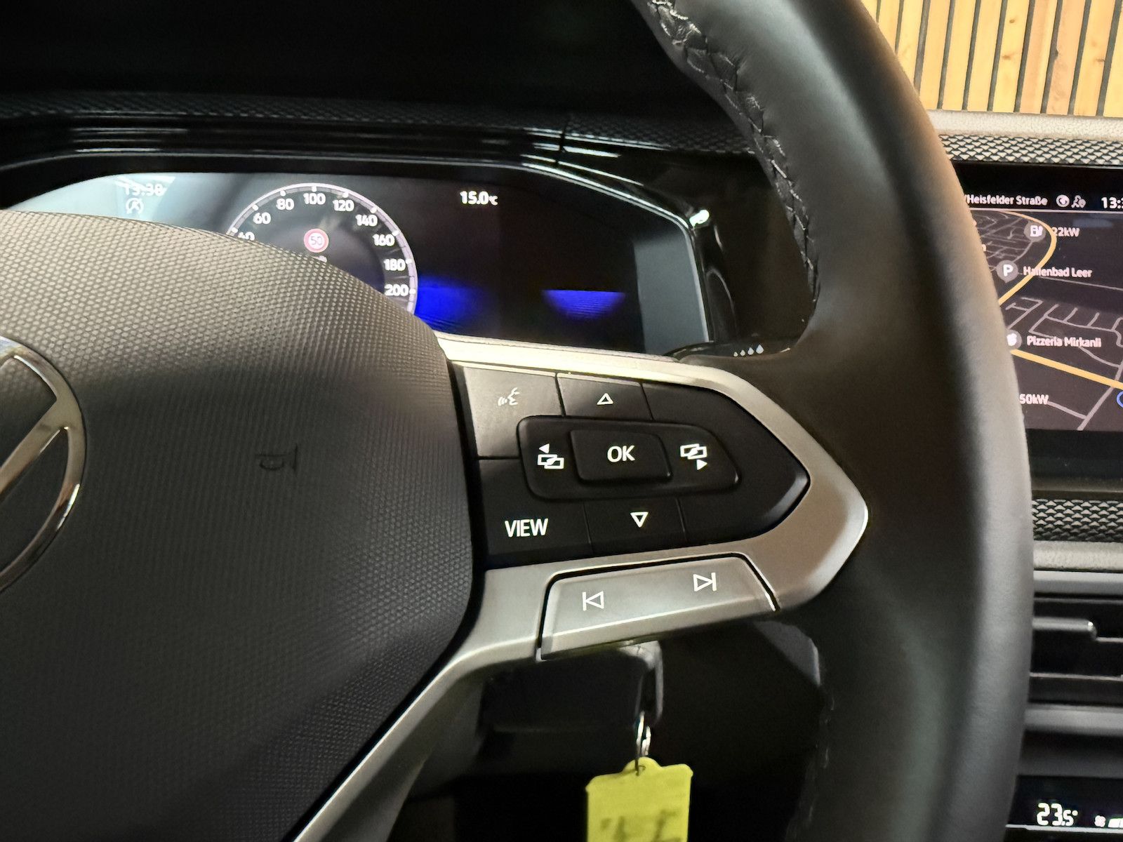 Fahrzeugabbildung Volkswagen Taigo 1,0 TSI Life *Navi*Matrix*Virtual*Sitzhz*