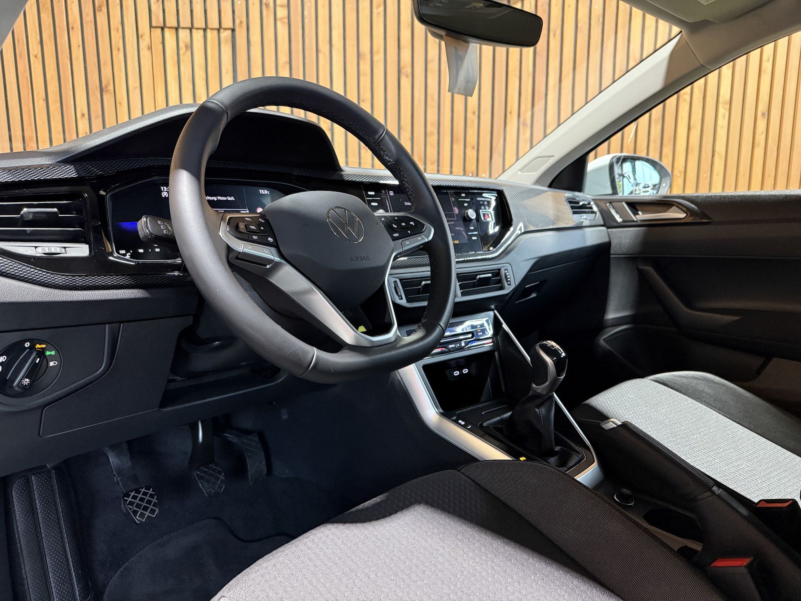 Fahrzeugabbildung Volkswagen Taigo 1,0 TSI Life *Navi*Matrix*Virtual*Sitzhz*