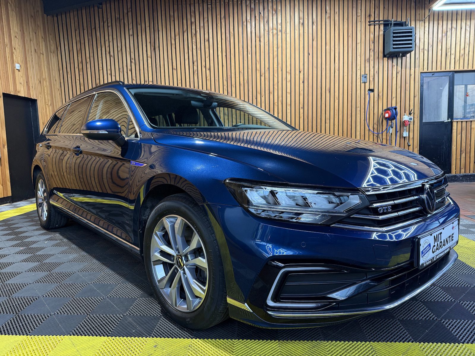 Fahrzeugabbildung Volkswagen Passat Variant GTE DSG *Navi*Kam*LED*Virtual*ACC