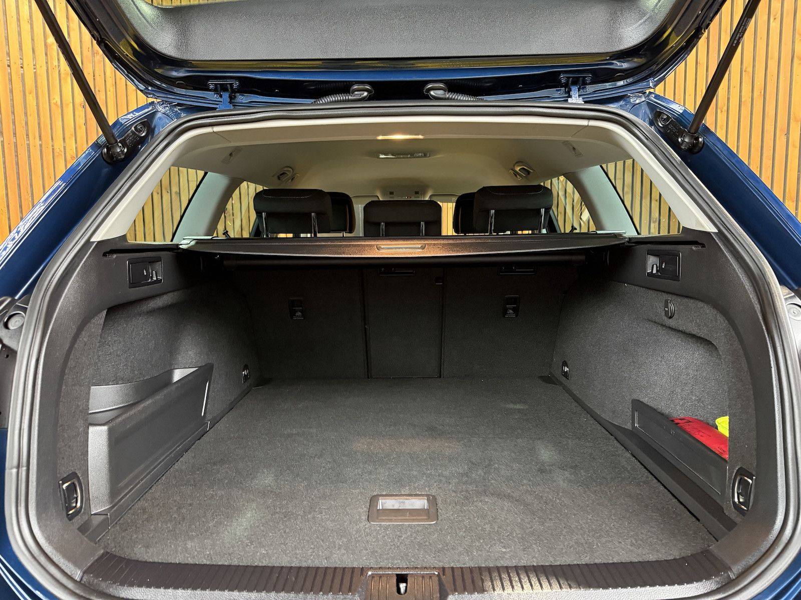 Fahrzeugabbildung Volkswagen Passat Variant GTE DSG *Navi*Kam*LED*Virtual*ACC