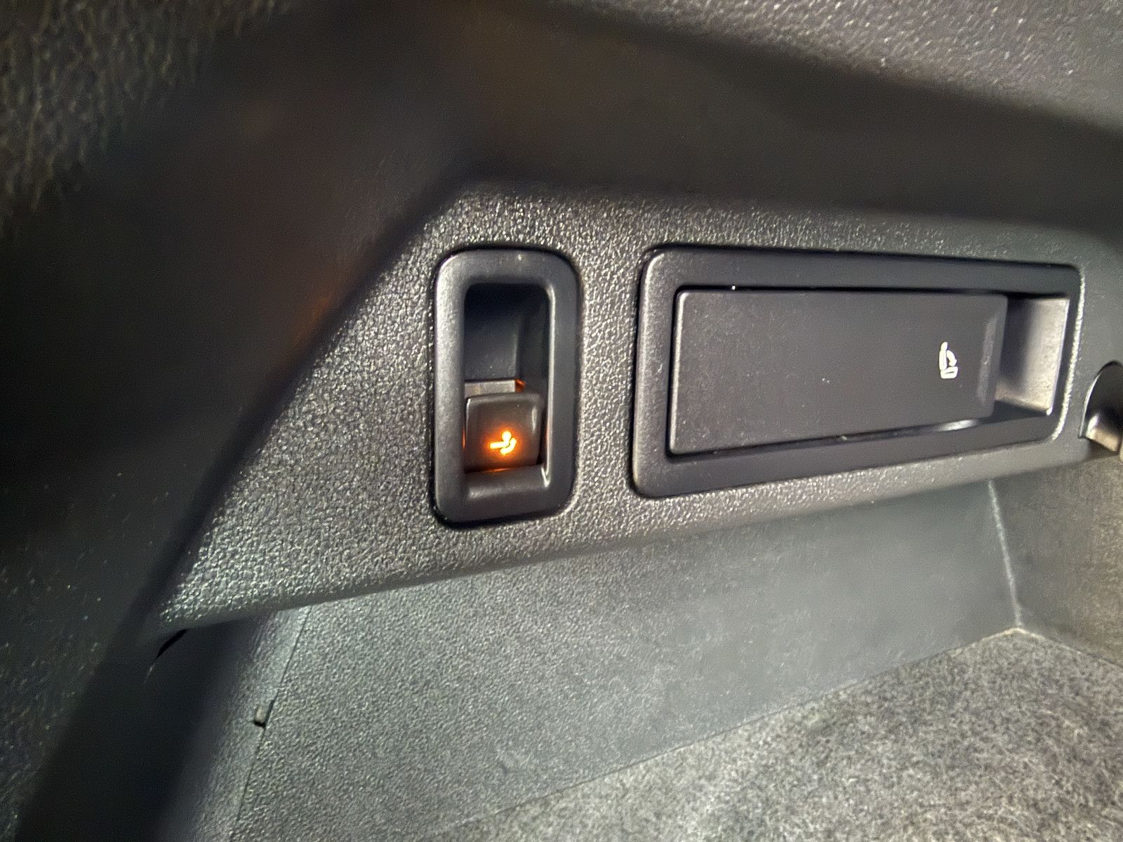 Fahrzeugabbildung Volkswagen Tiguan 2,0 TDI Life DSG *Navi*ACC*AHK*App*LED*