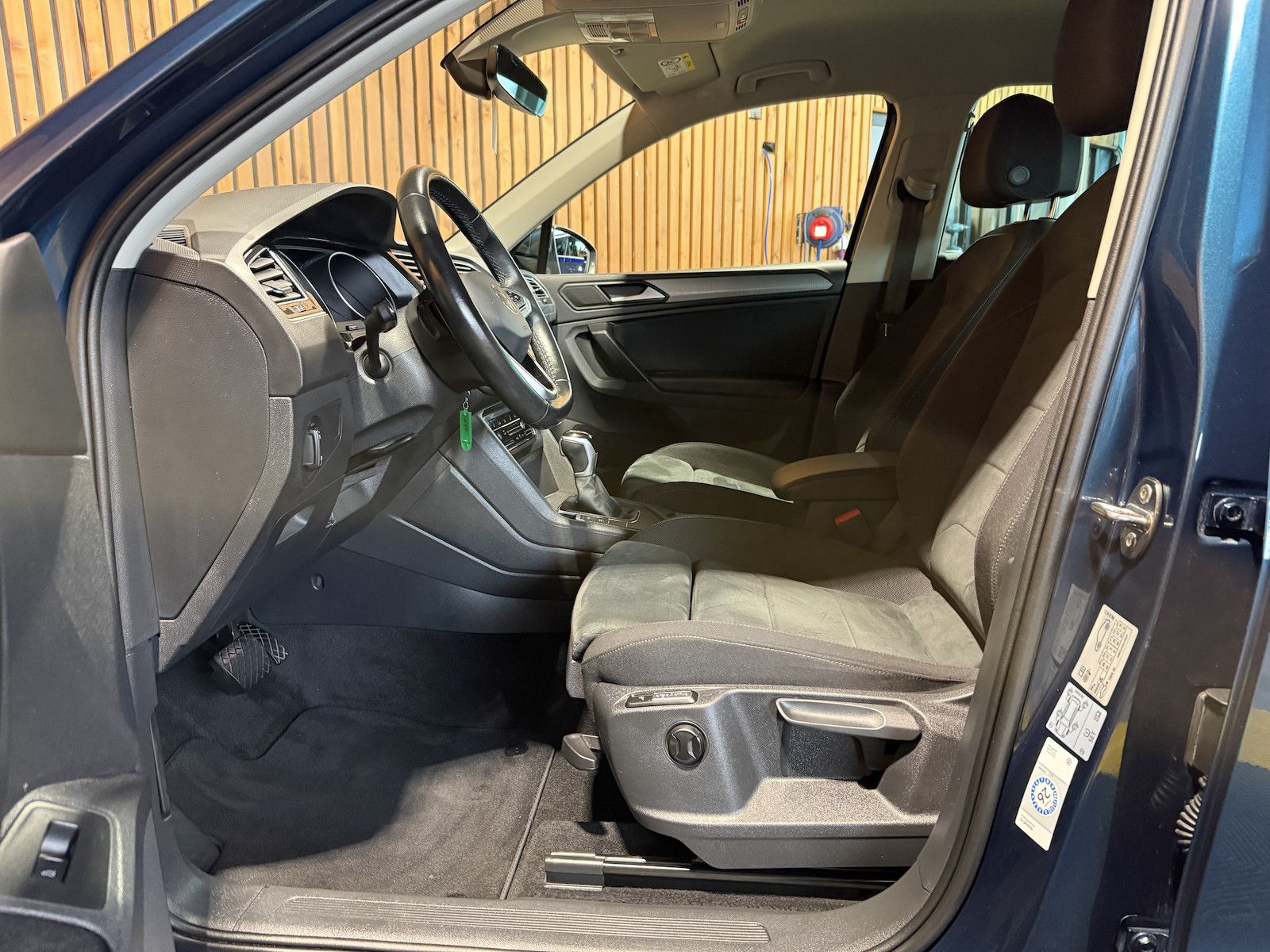 Fahrzeugabbildung Volkswagen Tiguan 2,0 TDI Life DSG *Navi*ACC*AHK*App*LED*