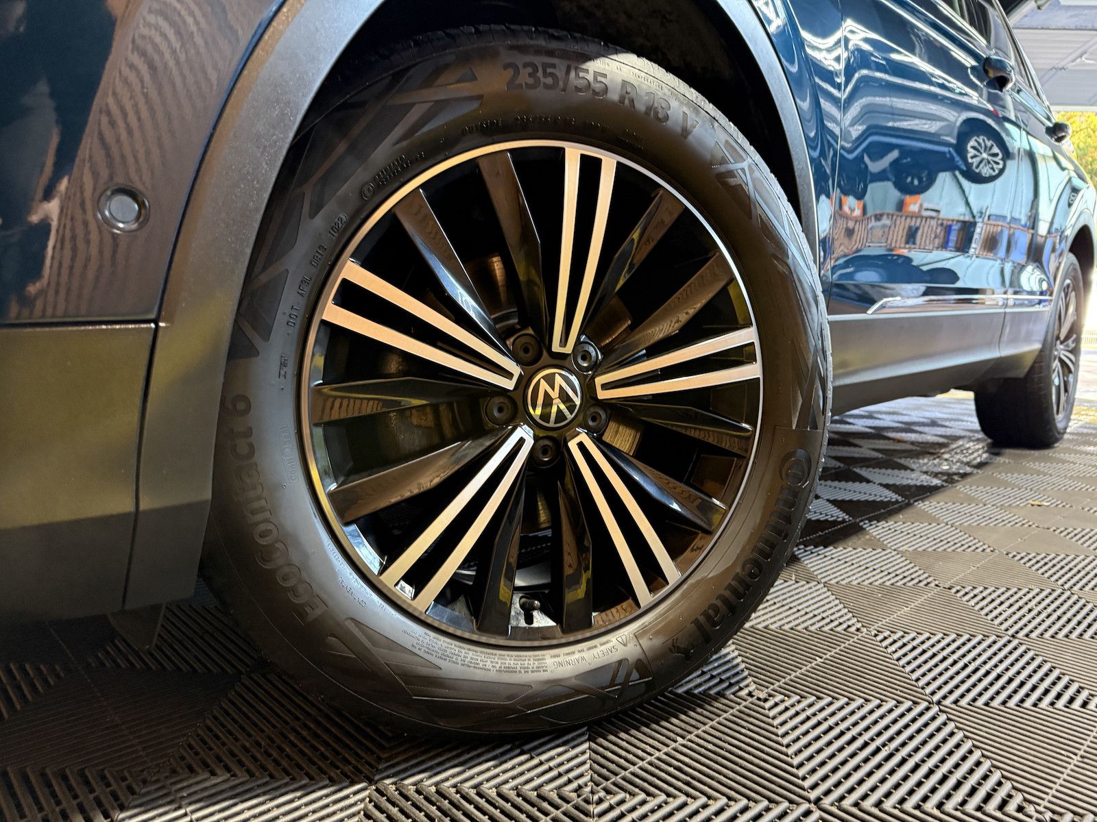 Fahrzeugabbildung Volkswagen Tiguan 2,0 TDI Life DSG *Navi*ACC*AHK*App*LED*