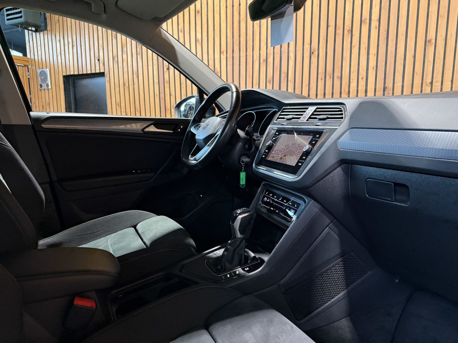 Fahrzeugabbildung Volkswagen Tiguan 2,0 TDI Life DSG *Navi*ACC*AHK*App*LED*