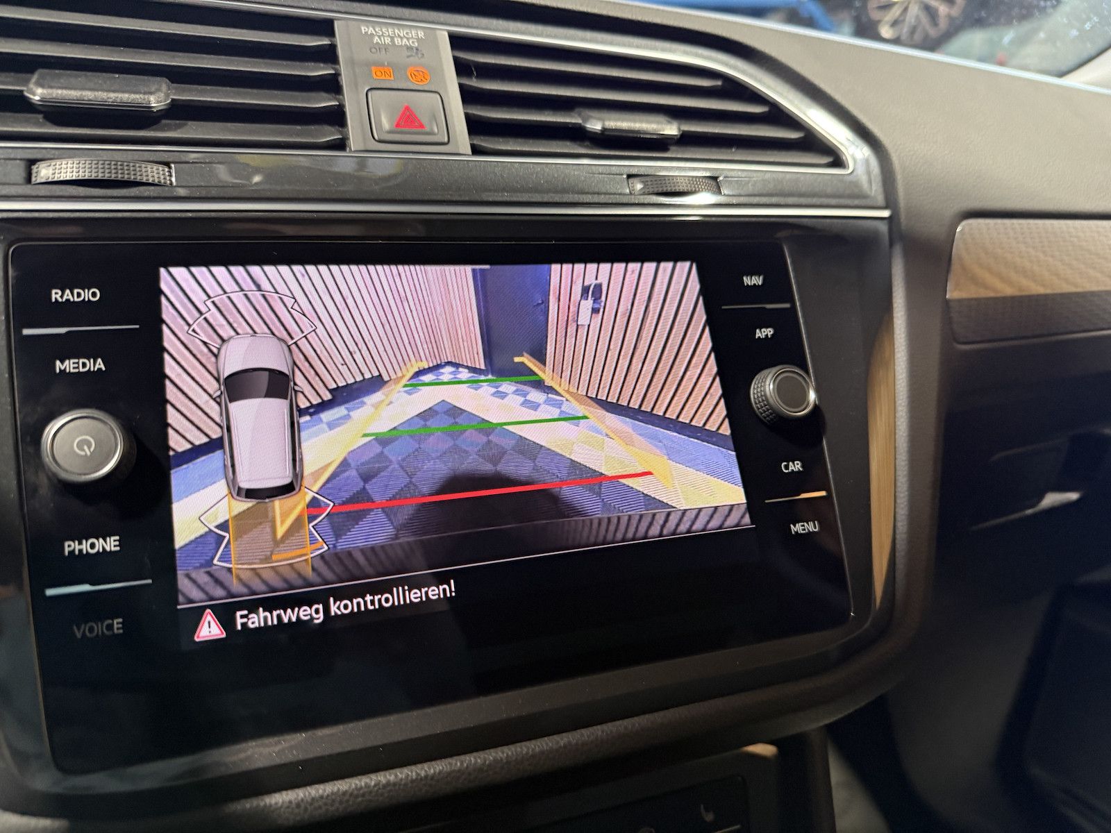 Fahrzeugabbildung Volkswagen Tiguan 2,0 TDI Life DSG *Navi*ACC*AHK*App*LED*