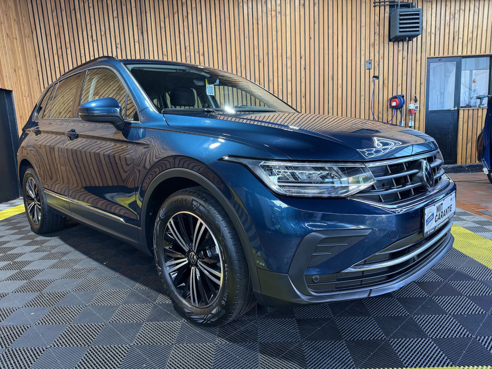 Fahrzeugabbildung Volkswagen Tiguan 2,0 TDI Life DSG *Navi*ACC*AHK*App*LED*