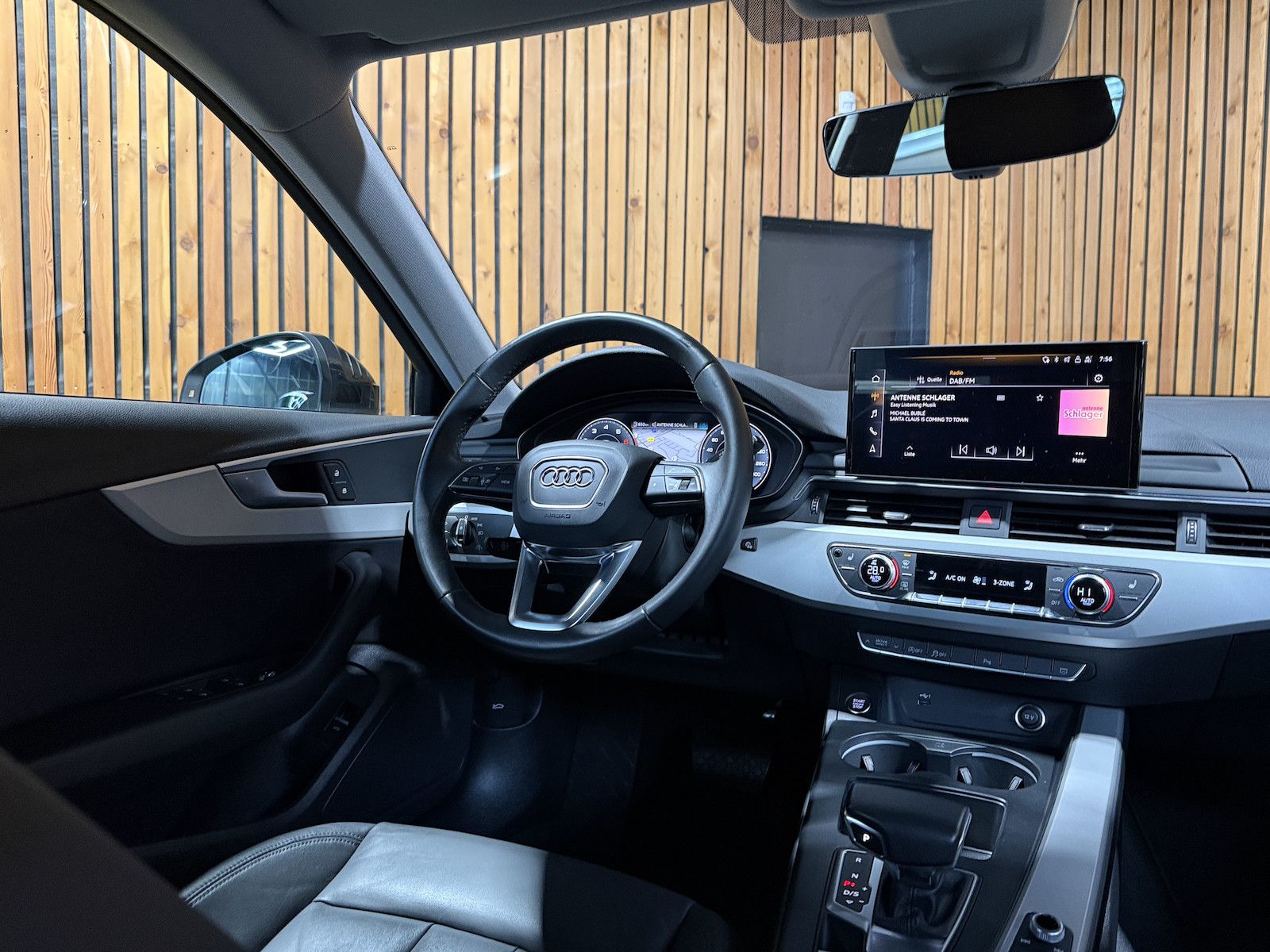 Fahrzeugabbildung Audi A4 Avant adv. 40 TFSI Aut Navi*Kam*ACC*LED*Leder