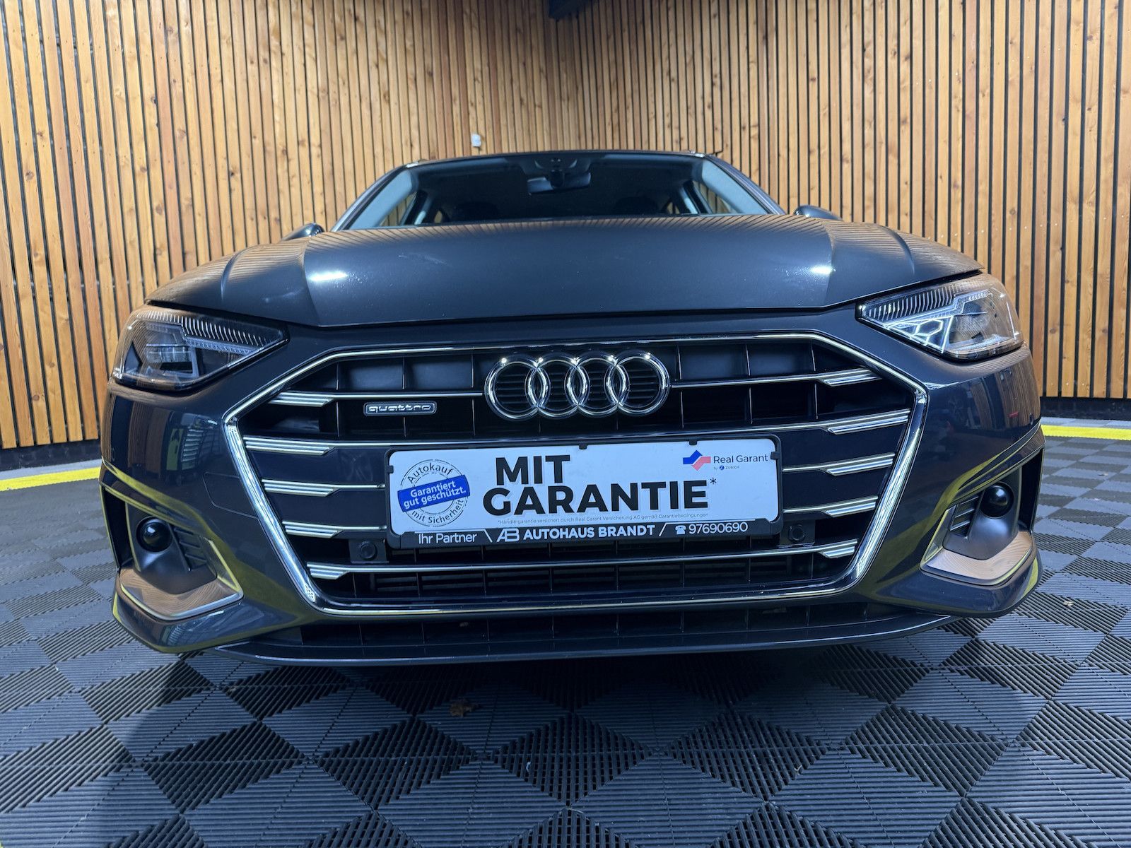 Fahrzeugabbildung Audi A4 Avant adv. 40 TFSI Aut Navi*Kam*ACC*LED*Leder