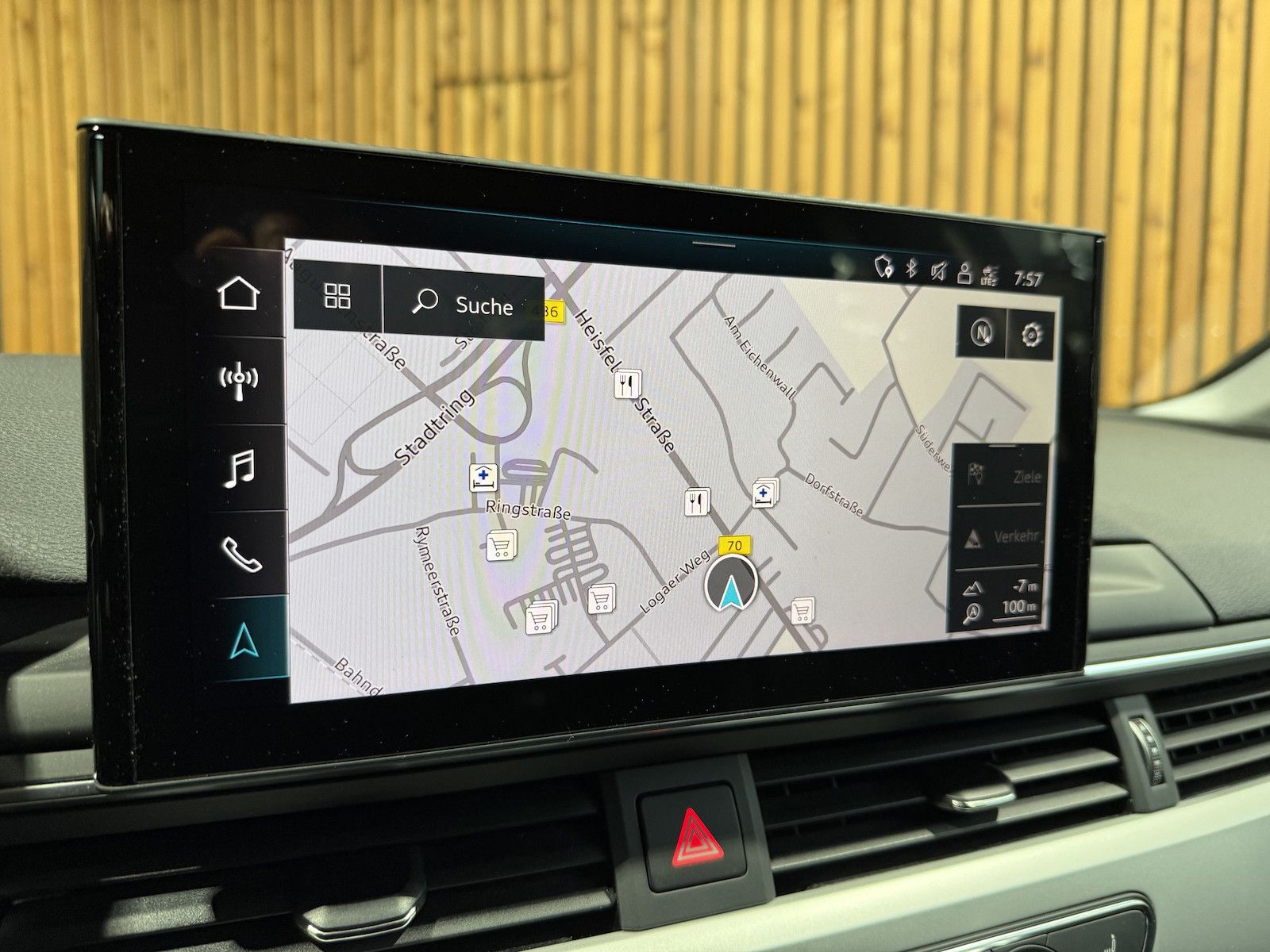 Fahrzeugabbildung Audi A4 Avant adv. 40 TFSI Aut Navi*Kam*ACC*LED*Leder