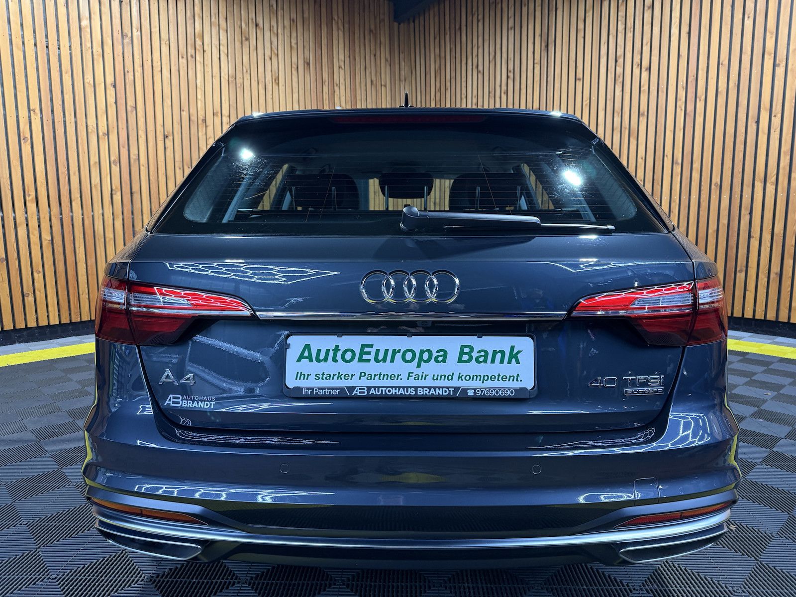 Fahrzeugabbildung Audi A4 Avant adv. 40 TFSI Aut Navi*Kam*ACC*LED*Leder