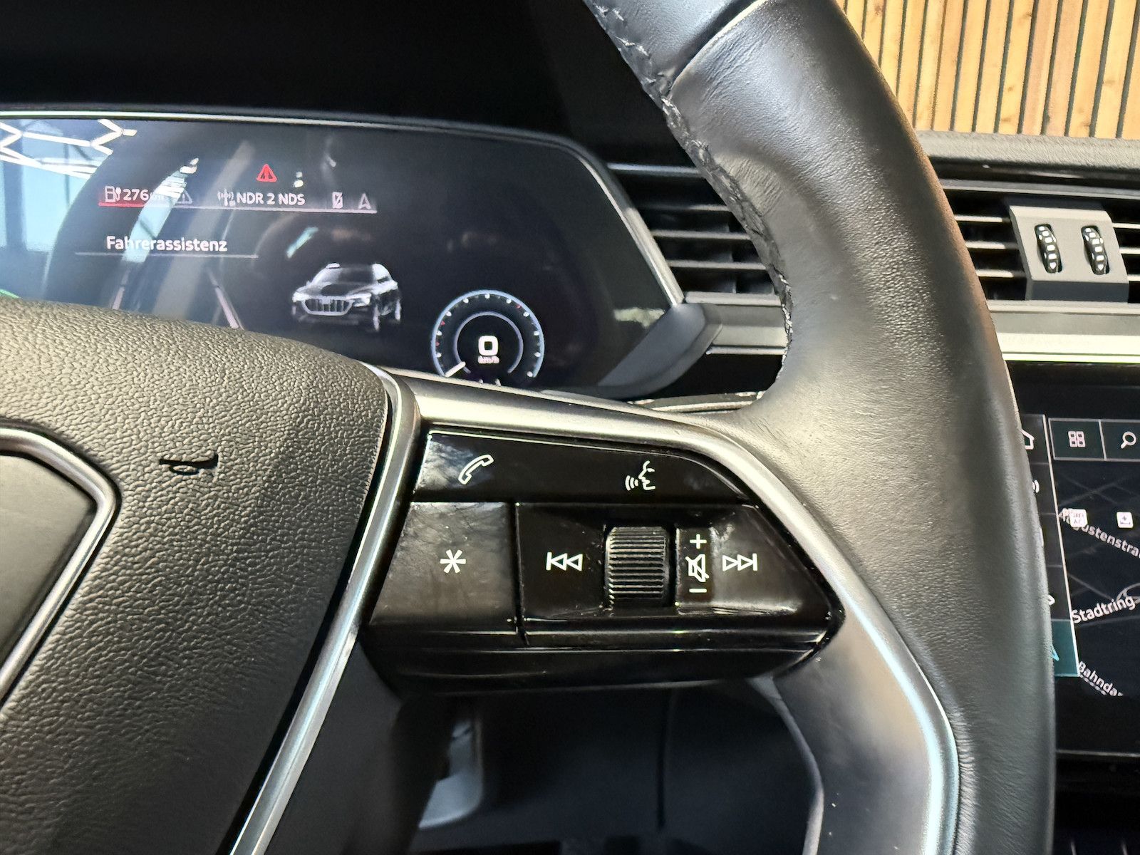 Fahrzeugabbildung Audi e-tron 50 quattro Navi*Kam*Virt*Luft*LED*Keyless