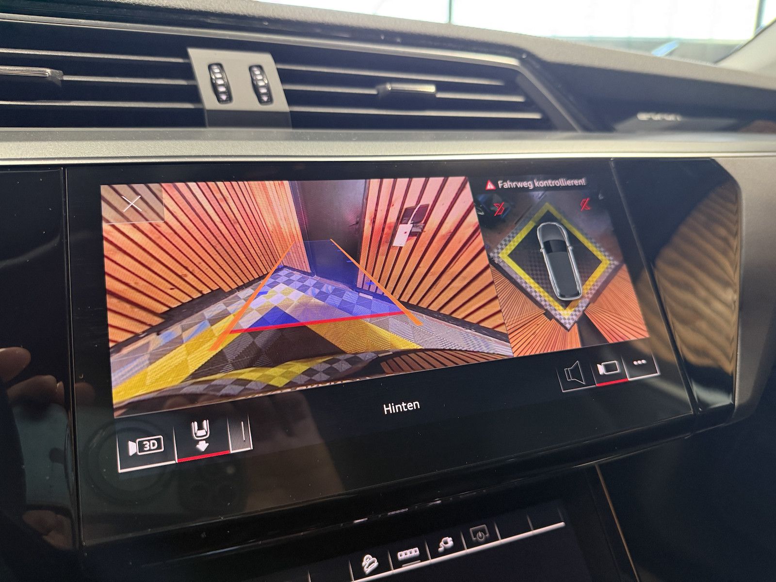 Fahrzeugabbildung Audi e-tron 50 quattro Navi*Kam*Virt*Luft*LED*Keyless