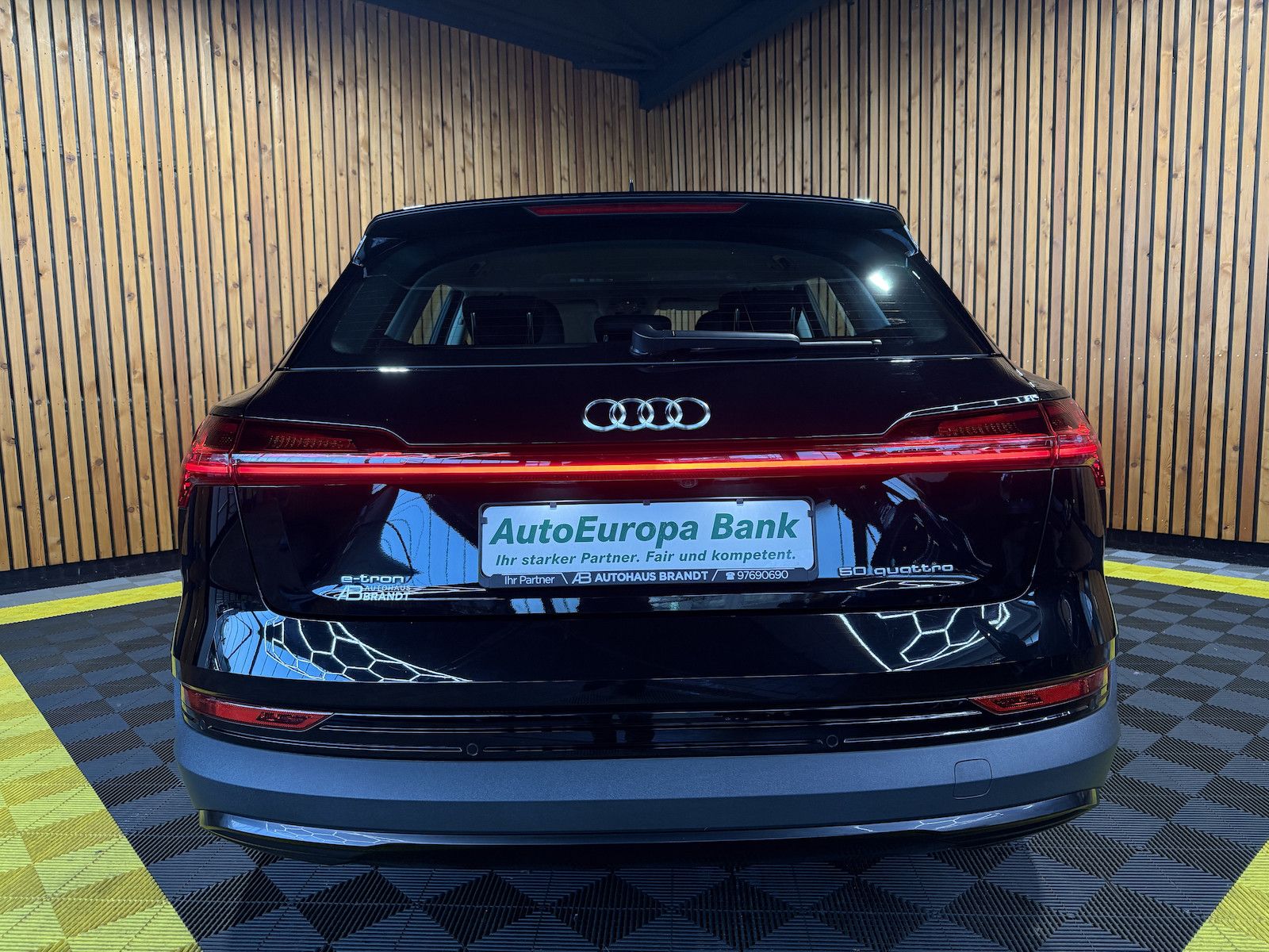 Fahrzeugabbildung Audi e-tron 50 quattro Navi*Kam*Virt*Luft*LED*Keyless