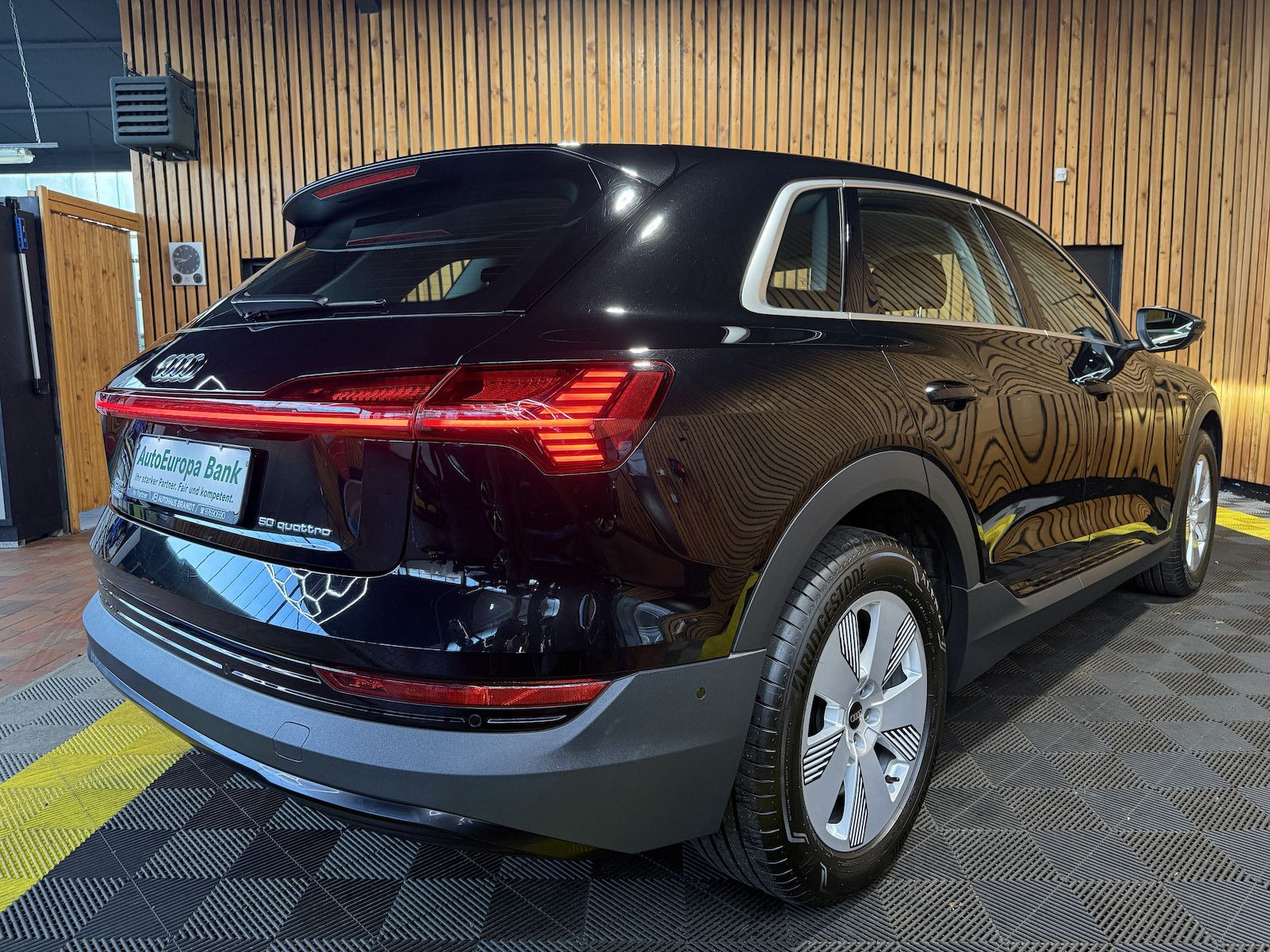 Fahrzeugabbildung Audi e-tron 50 quattro Navi*Kam*Virt*Luft*LED*Keyless