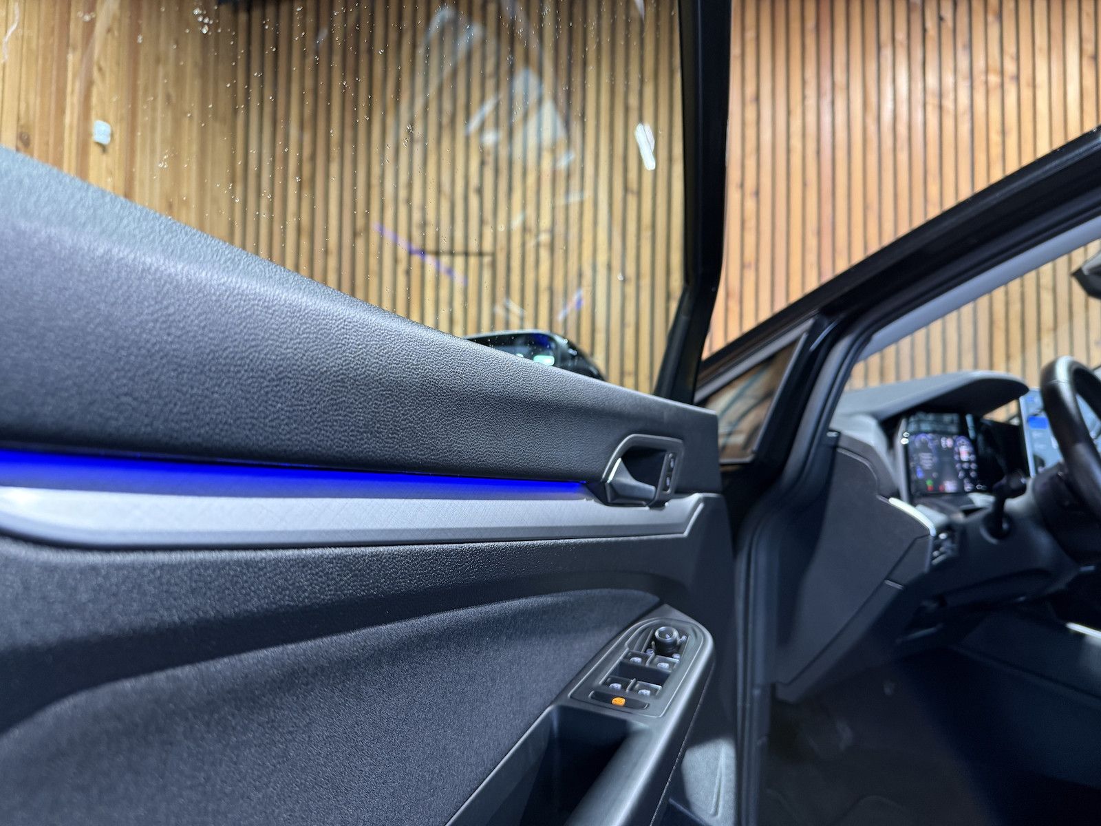 Fahrzeugabbildung Volkswagen Golf Variant 2,0 TDI Facel. DSG*Navi*LED*Kam*AHK