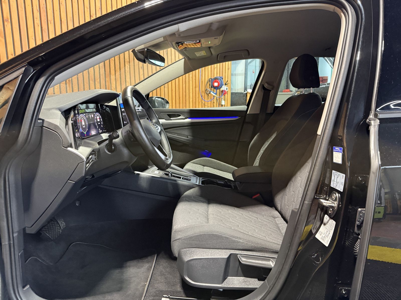 Fahrzeugabbildung Volkswagen Golf Variant 2,0 TDI Facel. DSG*Navi*LED*Kam*AHK