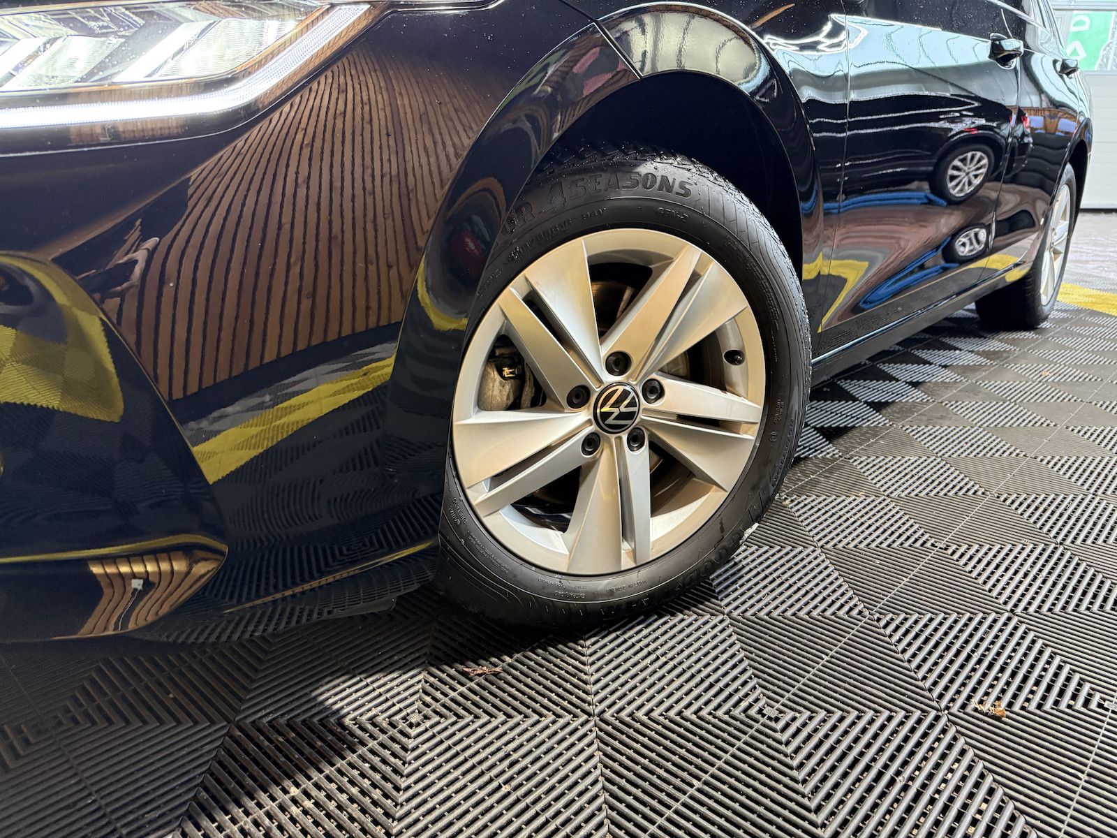 Fahrzeugabbildung Volkswagen Golf Variant 2,0 TDI Facel. DSG*Navi*LED*Kam*AHK