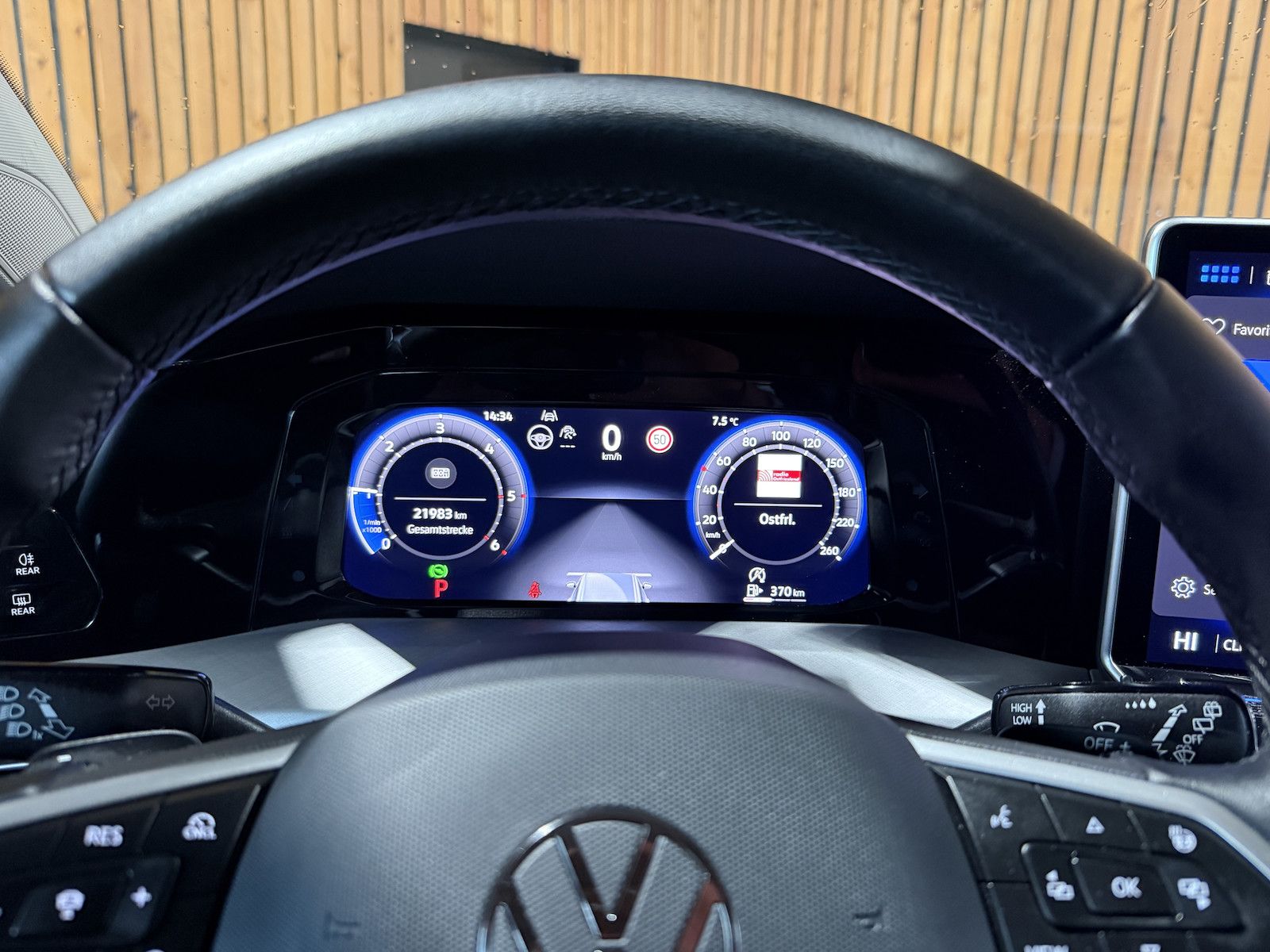 Fahrzeugabbildung Volkswagen Golf Variant 2,0 TDI Facel. DSG*Navi*LED*Kam*AHK