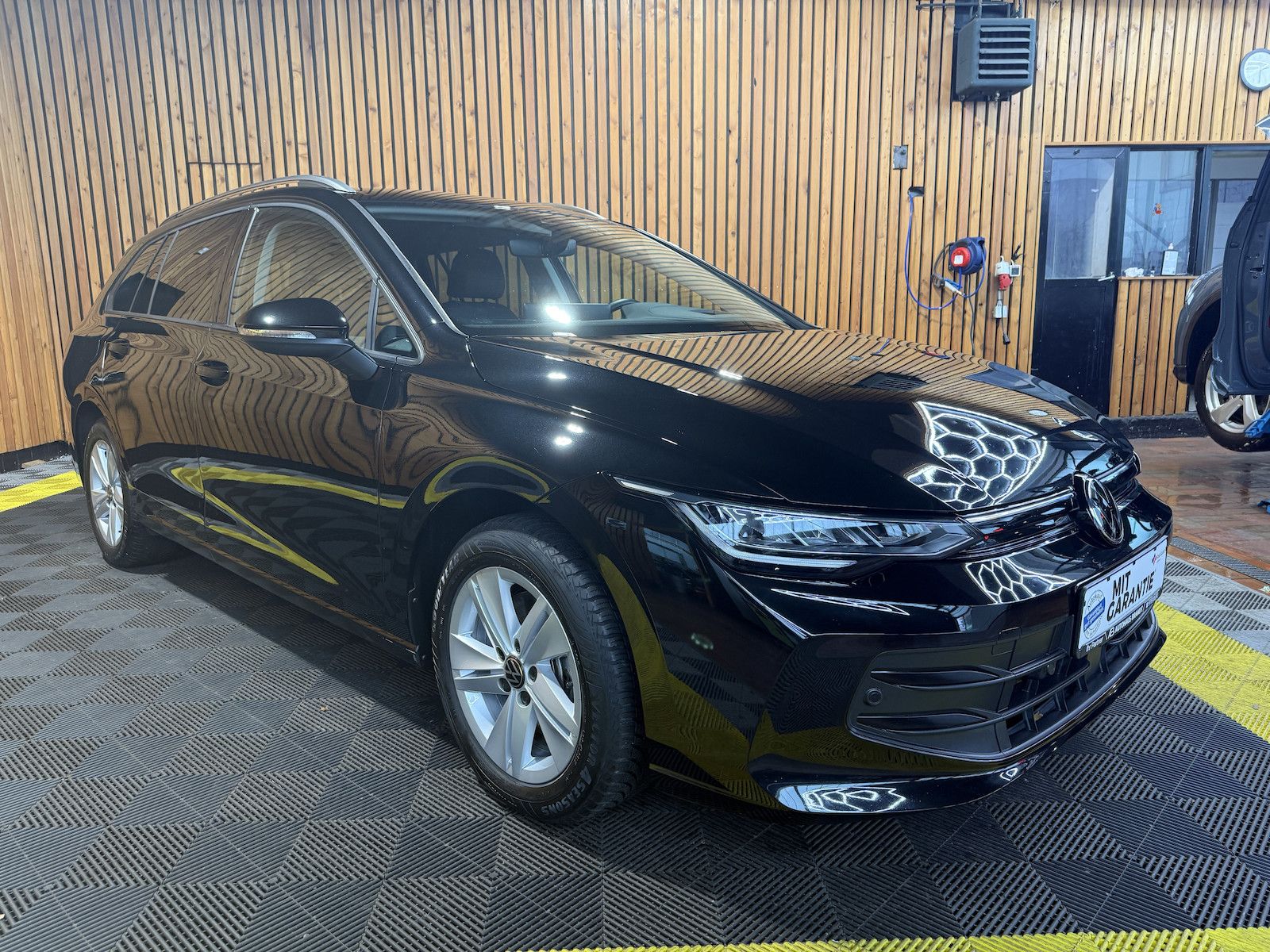 Fahrzeugabbildung Volkswagen Golf Variant 2,0 TDI Facel. DSG*Navi*LED*Kam*AHK