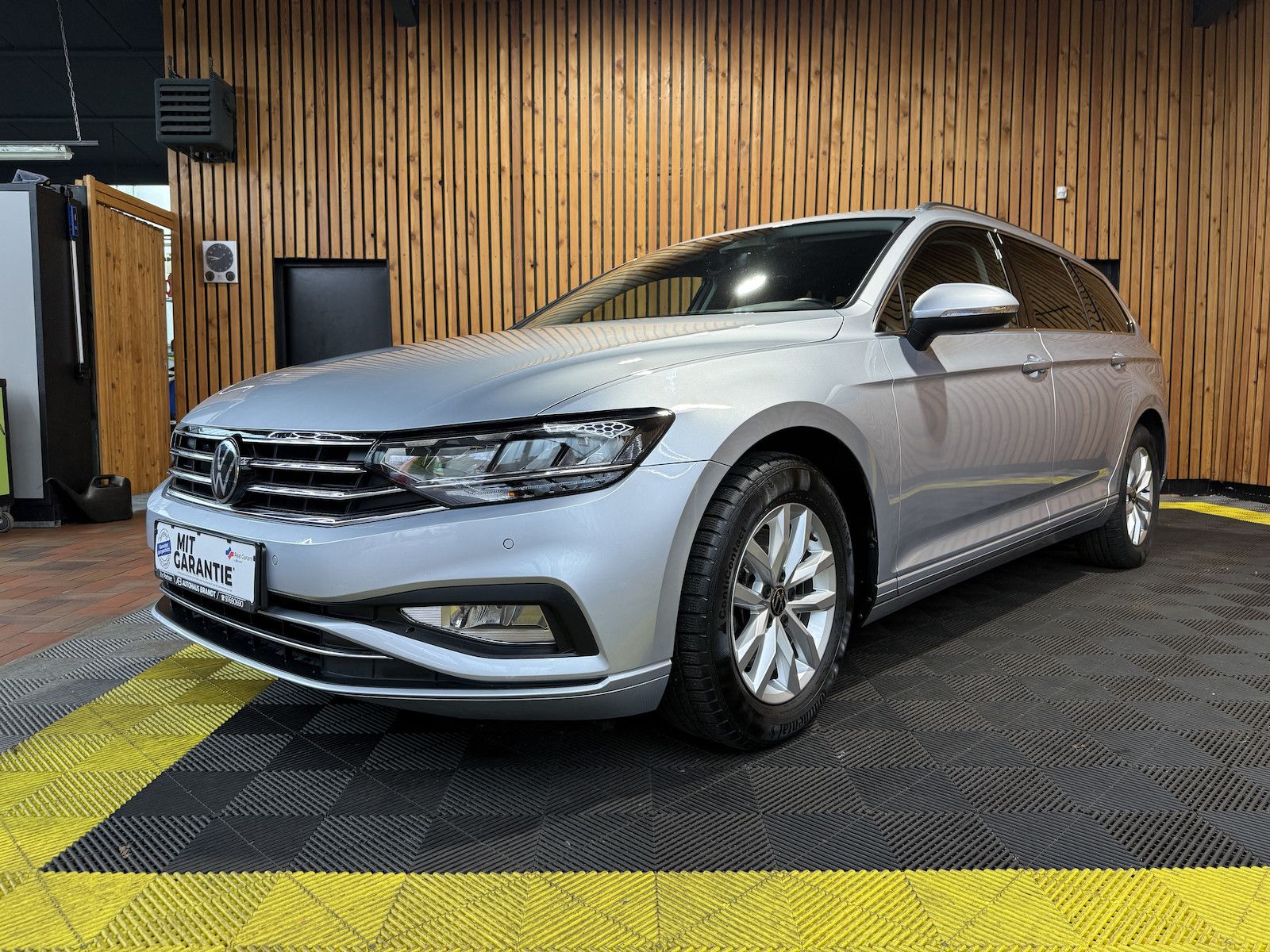 Volkswagen Passat Variant 1,5 TSI DSG *Navi*LED*Kam*ACC*AHK