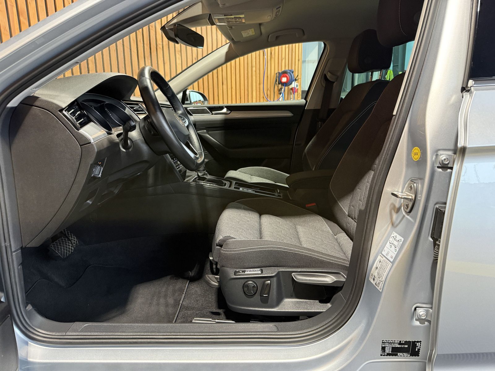 Fahrzeugabbildung Volkswagen Passat Variant 1,5 TSI DSG *Navi*LED*Kam*ACC*AHK