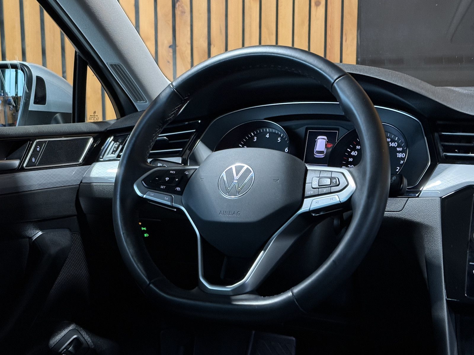 Fahrzeugabbildung Volkswagen Passat Variant 1,5 TSI DSG *Navi*LED*Kam*ACC*AHK