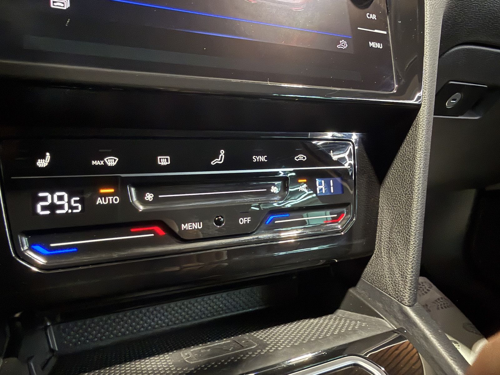 Fahrzeugabbildung Volkswagen Passat Variant 1,5 TSI DSG *Navi*LED*Kam*ACC*AHK