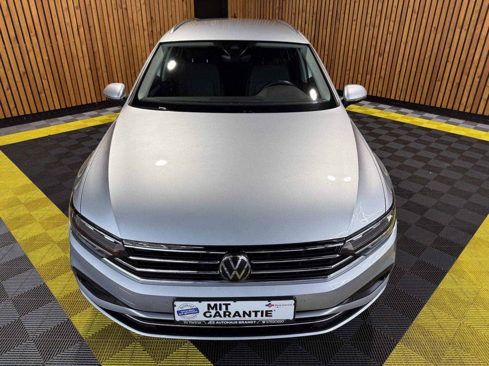Fahrzeugabbildung Volkswagen Passat Variant 1,5 TSI DSG *Navi*LED*Kam*ACC*AHK