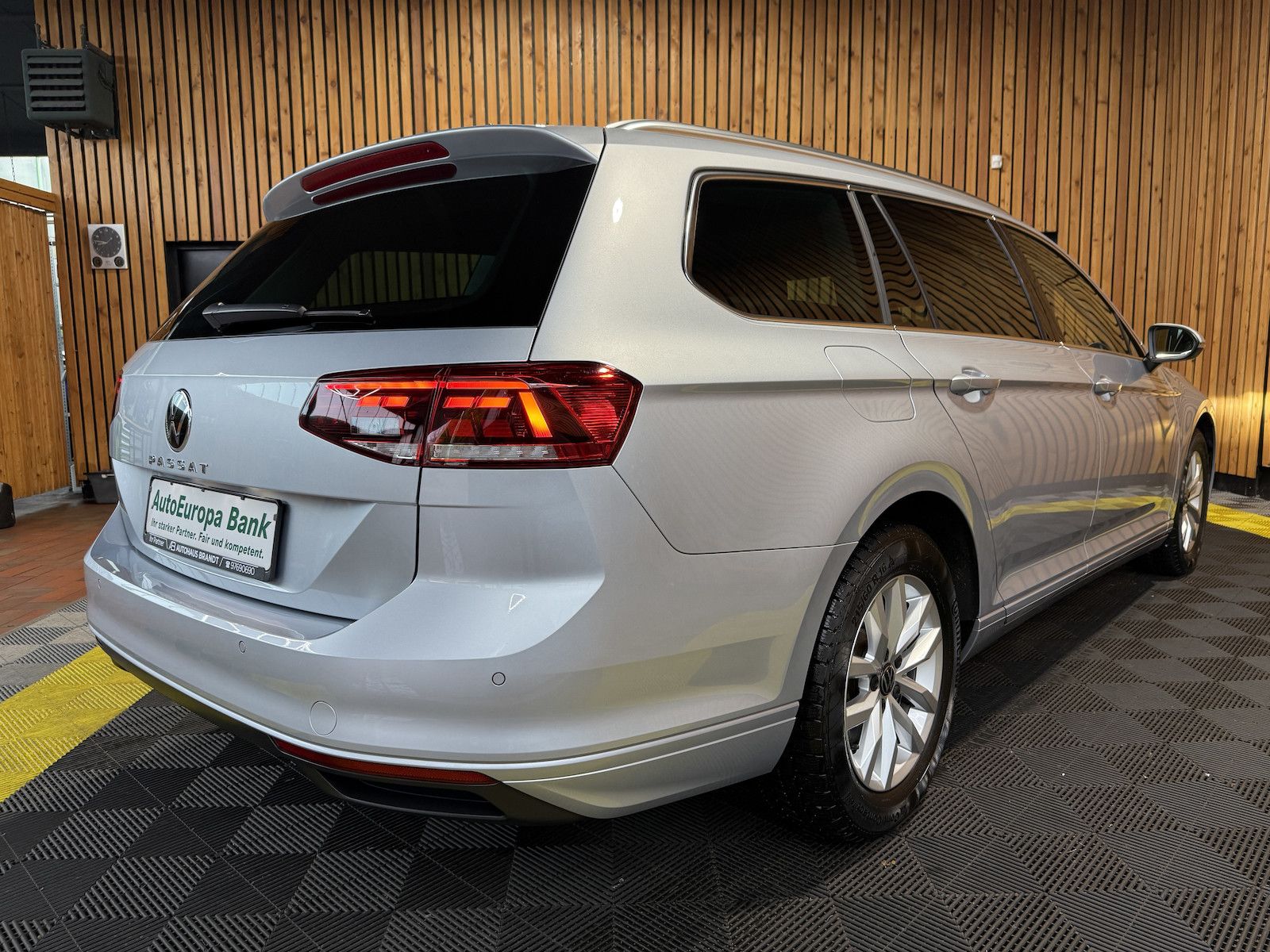 Fahrzeugabbildung Volkswagen Passat Variant 1,5 TSI DSG *Navi*LED*Kam*ACC*AHK