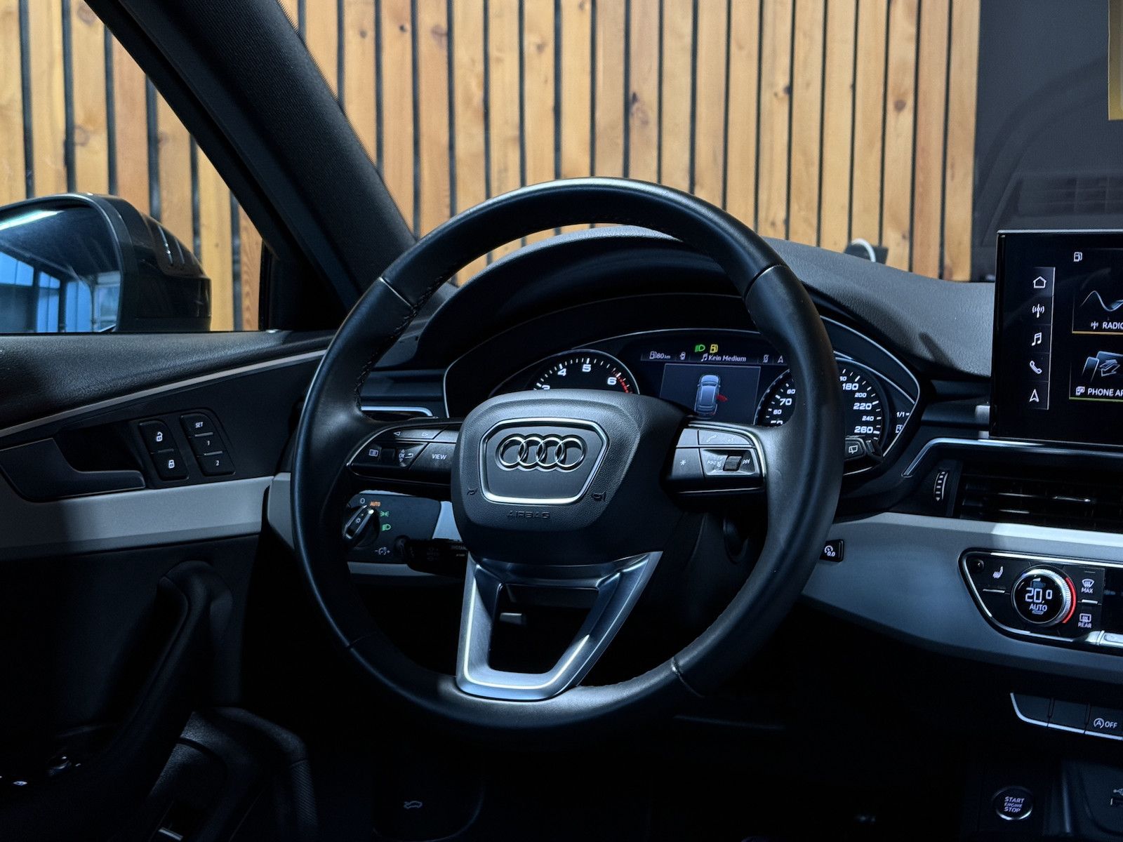 Fahrzeugabbildung Audi A4 Avant adv. 35 TFSI Aut Navi*AHK*ACC*LED*Leder