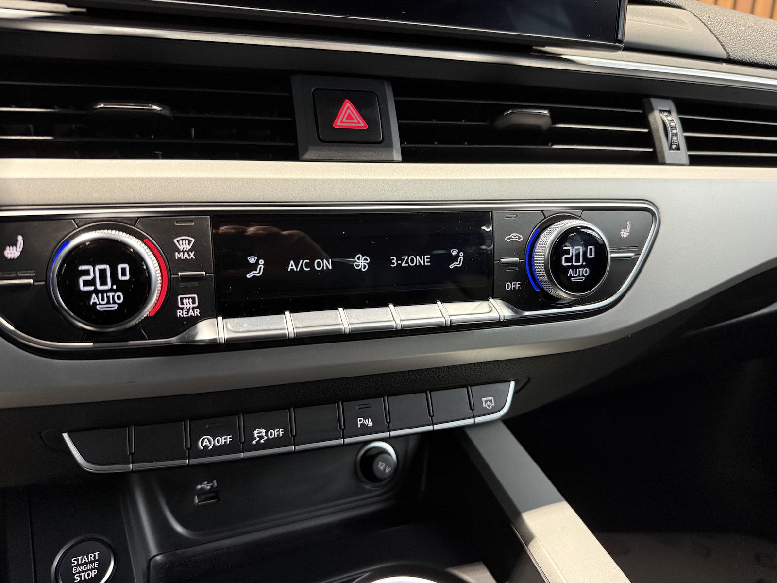 Fahrzeugabbildung Audi A4 Avant adv. 35 TFSI Aut Navi*AHK*ACC*LED*Leder