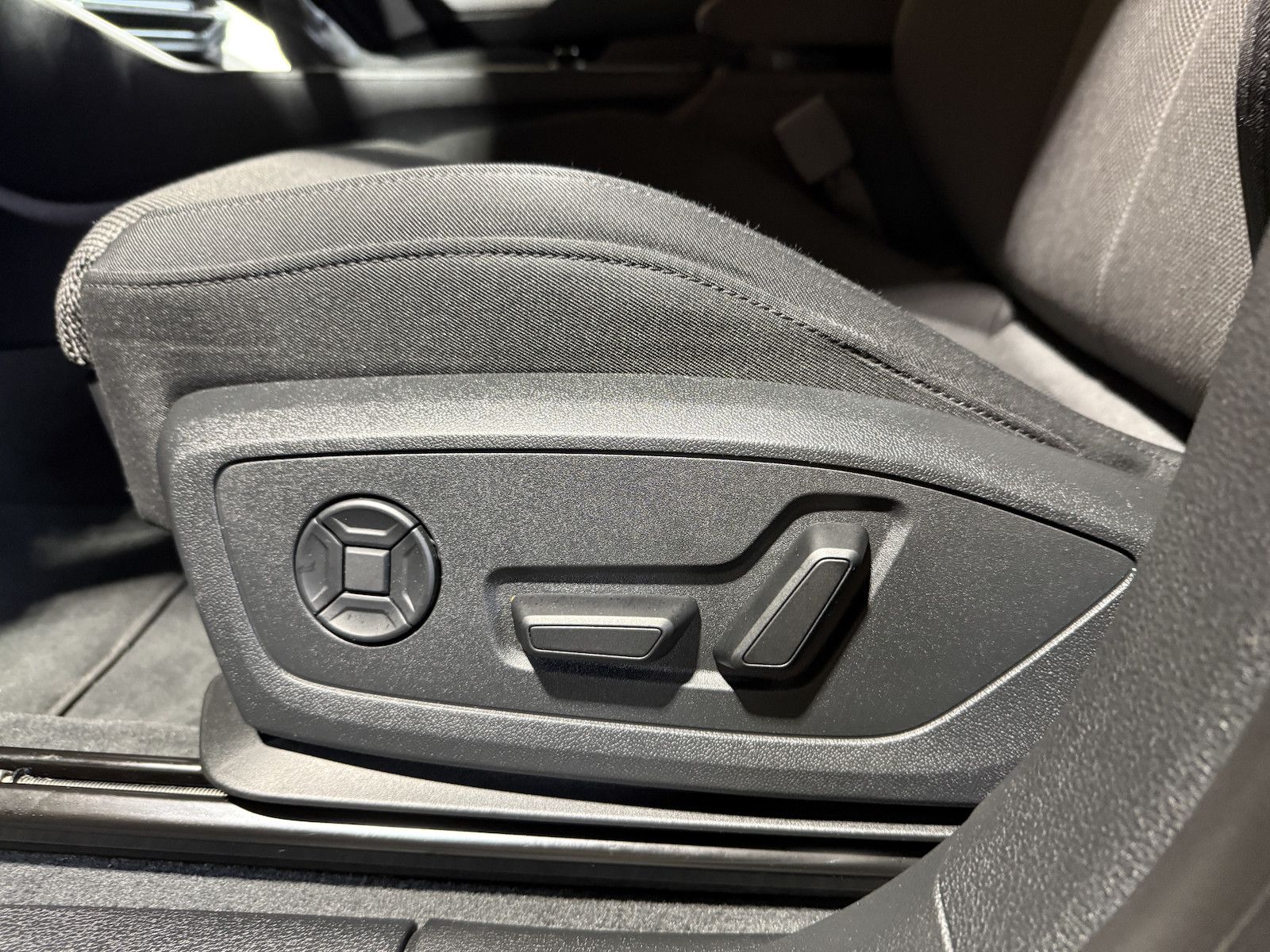 Fahrzeugabbildung Audi Q3 Sportback 35TDI Aut. *Navi+*LED*Virtual*Kam*