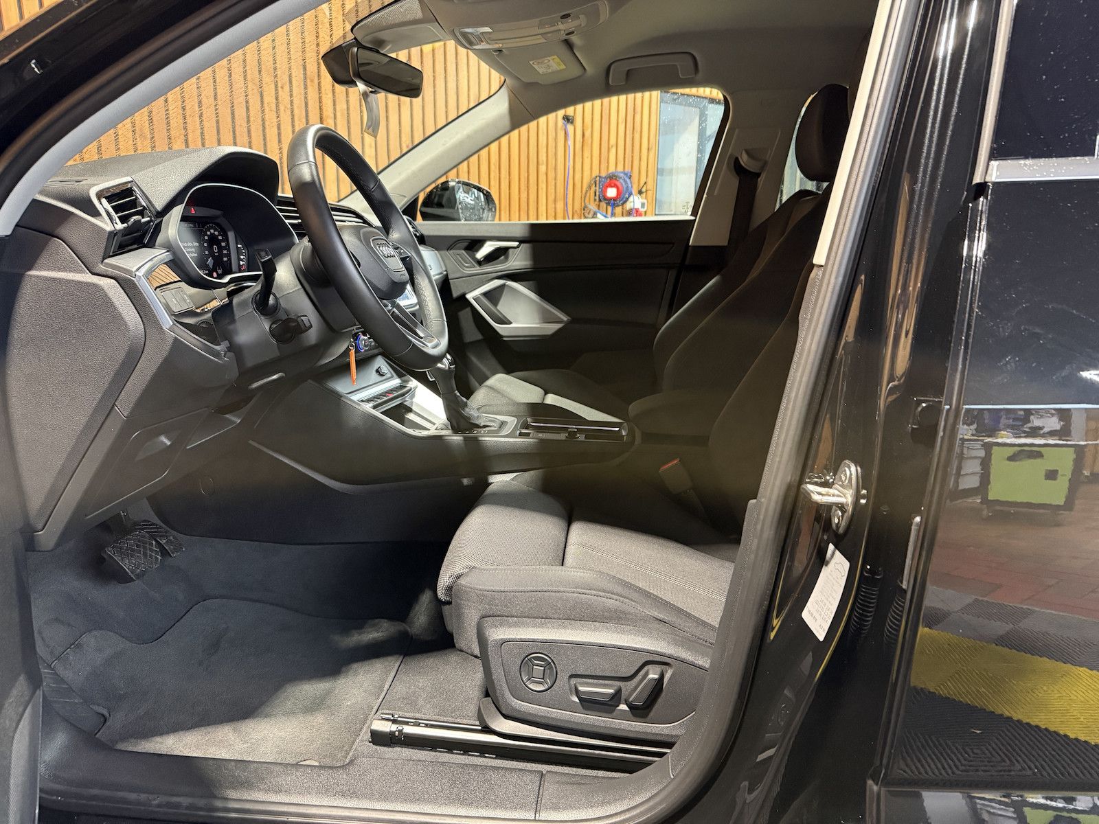 Fahrzeugabbildung Audi Q3 Sportback 35TDI Aut. *Navi+*LED*Virtual*Kam*