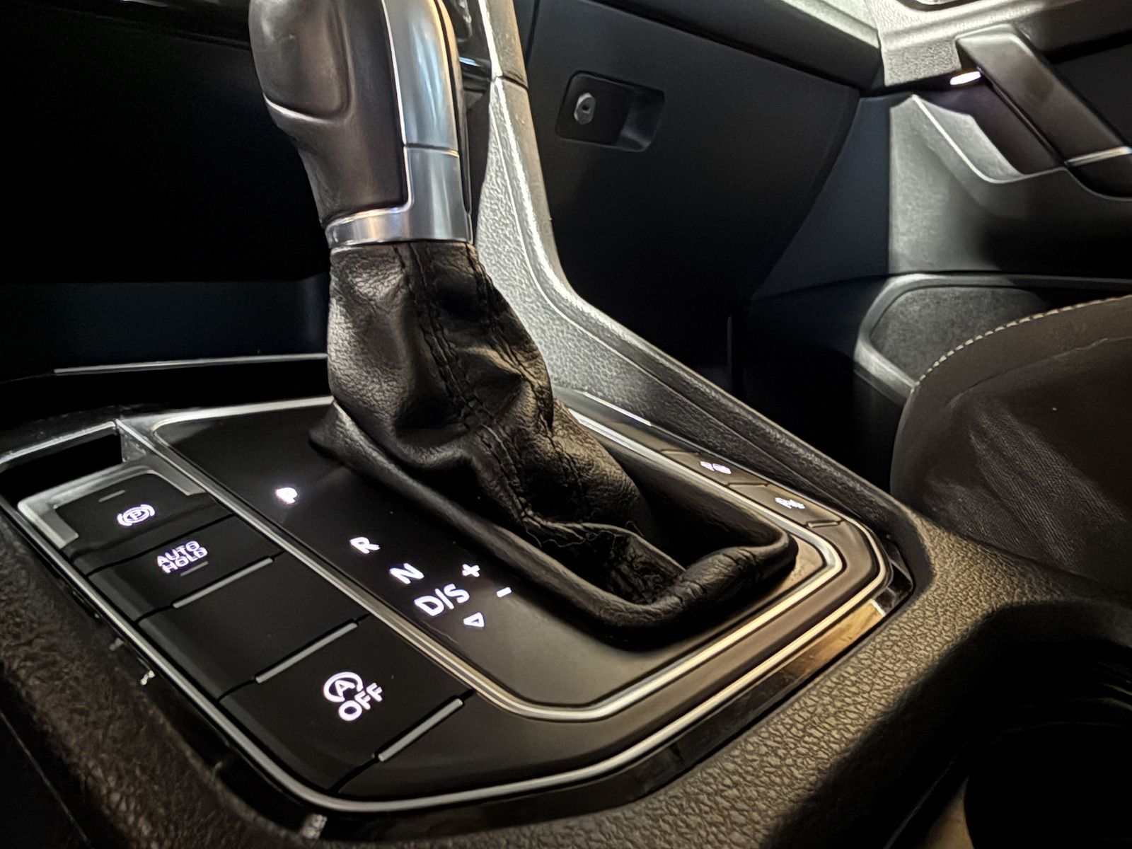 Fahrzeugabbildung Volkswagen Golf Sportsvan 1,4 TSI Highline DSG NAVI*AHK*XEN