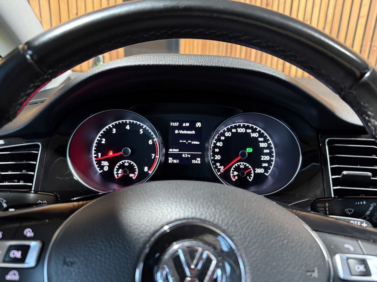 Fahrzeugabbildung Volkswagen Golf Sportsvan 1,4 TSI Highline DSG NAVI*AHK*XEN