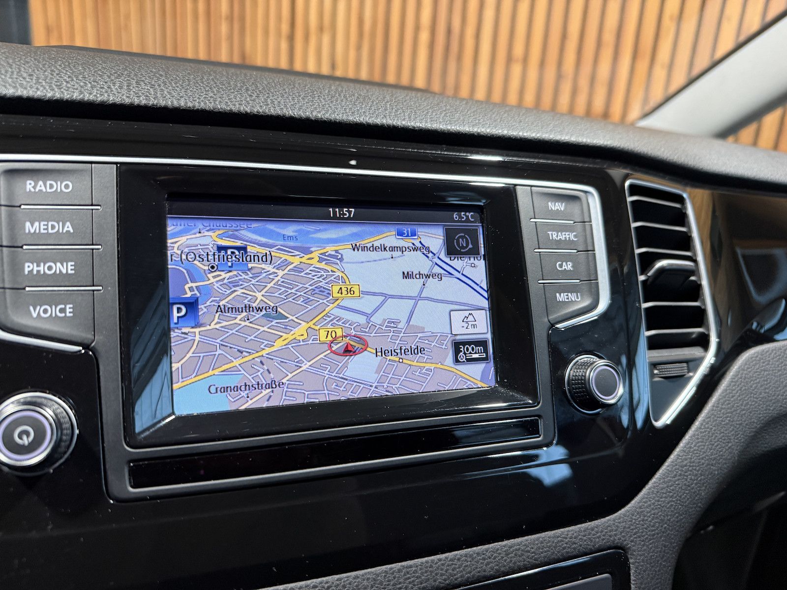 Fahrzeugabbildung Volkswagen Golf Sportsvan 1,4 TSI Highline DSG NAVI*AHK*XEN