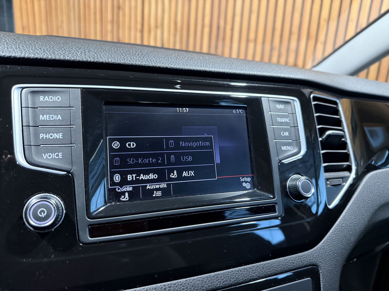 Fahrzeugabbildung Volkswagen Golf Sportsvan 1,4 TSI Highline DSG NAVI*AHK*XEN