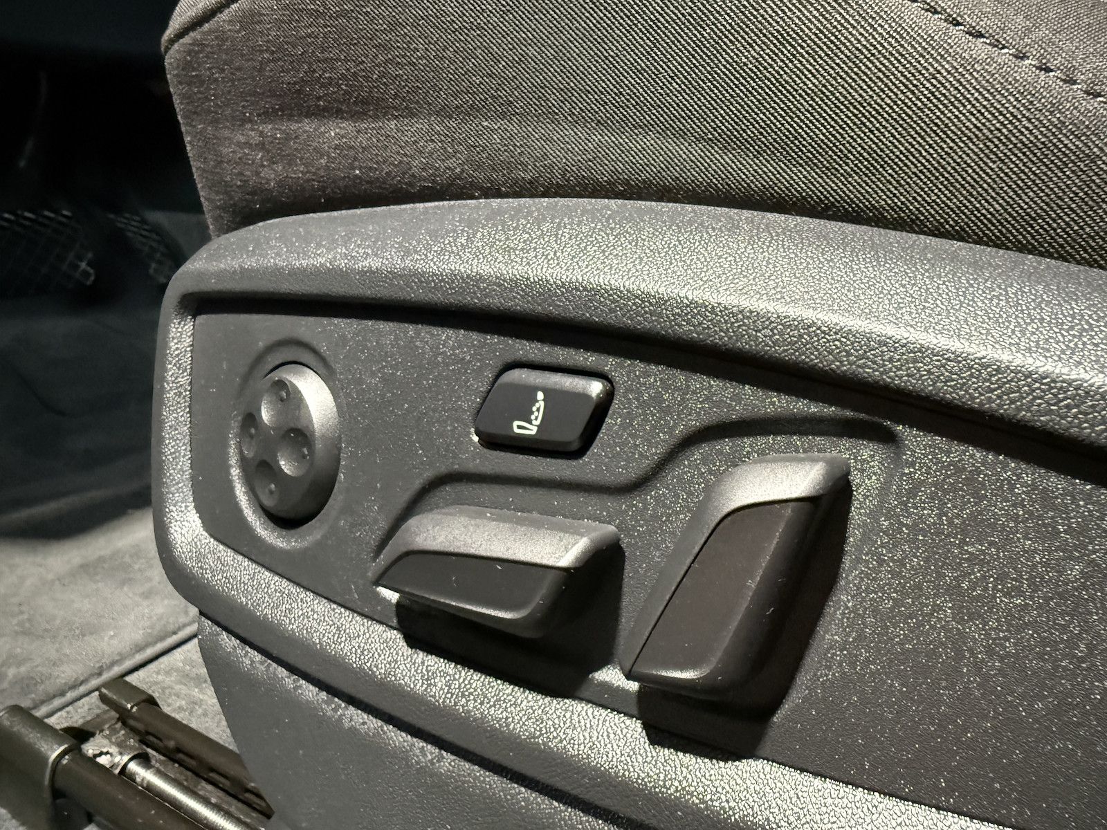 Fahrzeugabbildung Audi Q5 40 TDI qu. advanced *Navi*AHK*Kam*ACC*Virtual