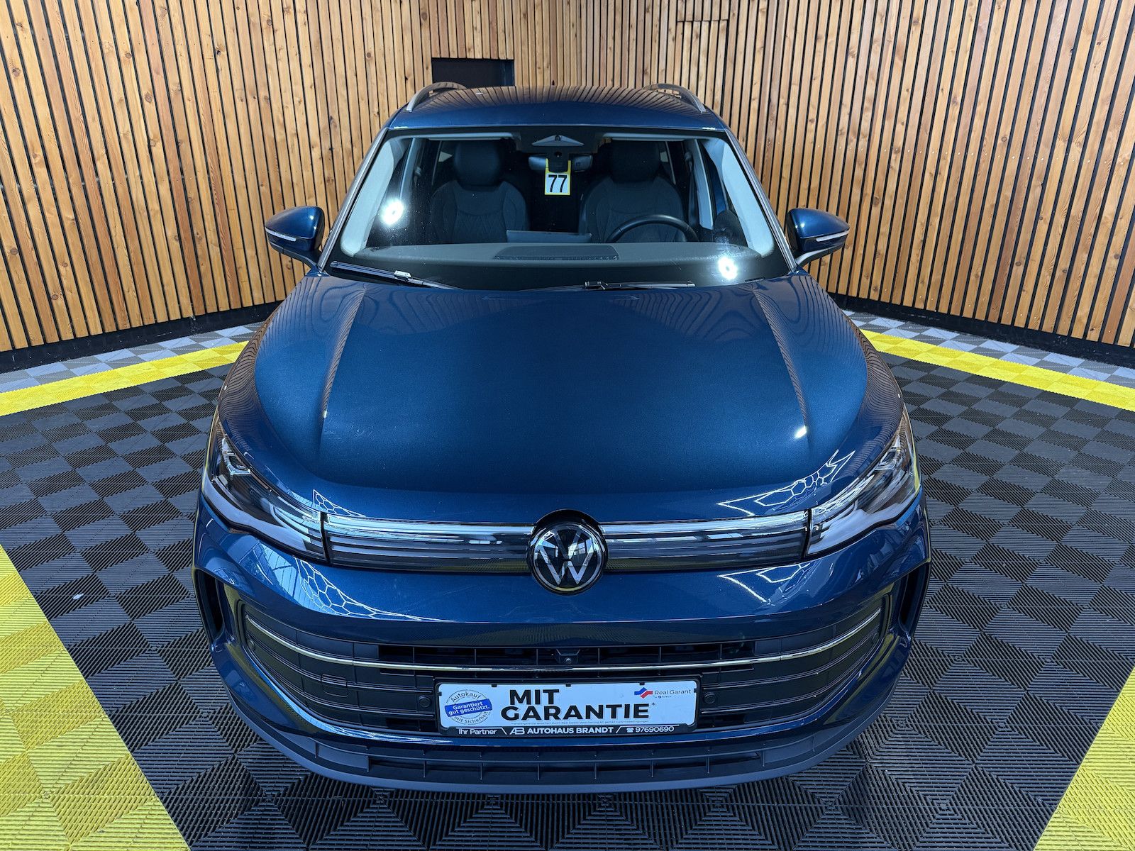 Fahrzeugabbildung Volkswagen Tiguan 2,0 TDI DSG n.Modell *Navi*Kam*LED*AHK*