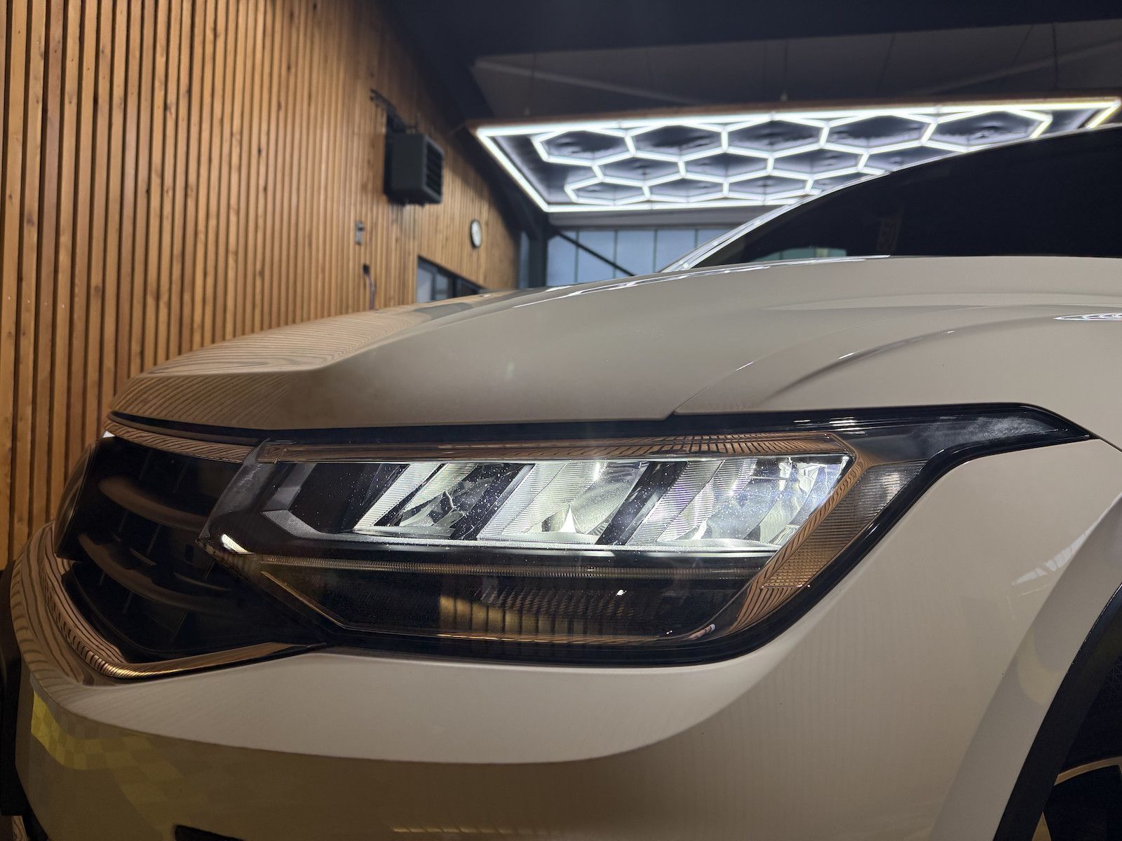 Fahrzeugabbildung Volkswagen Tiguan 2,0 TDI Life DSG *Navi*ACC*AHK*Kam*LED*