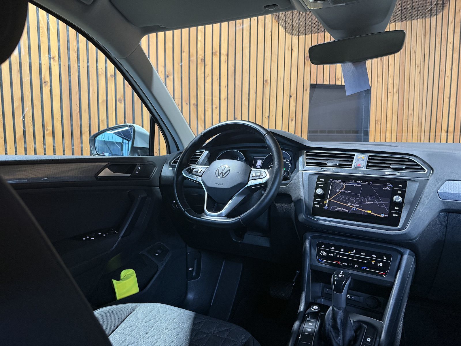 Fahrzeugabbildung Volkswagen Tiguan 2,0 TDI Life DSG *Navi*ACC*AHK*Kam*LED*