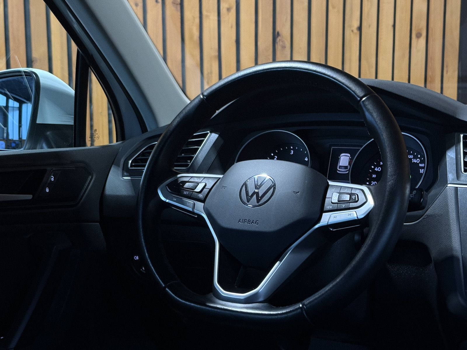 Fahrzeugabbildung Volkswagen Tiguan 2,0 TDI Life DSG *Navi*ACC*AHK*Kam*LED*