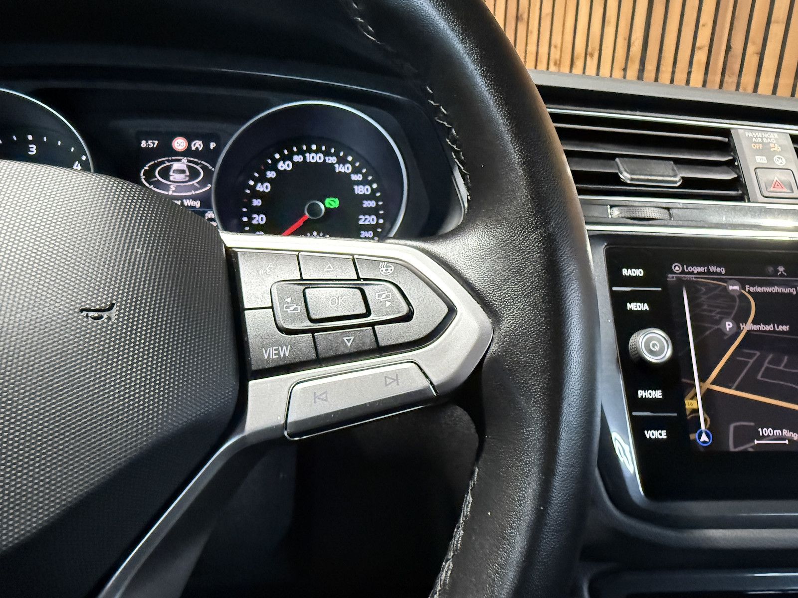 Fahrzeugabbildung Volkswagen Tiguan 2,0 TDI Life DSG *Navi*ACC*AHK*Kam*LED*