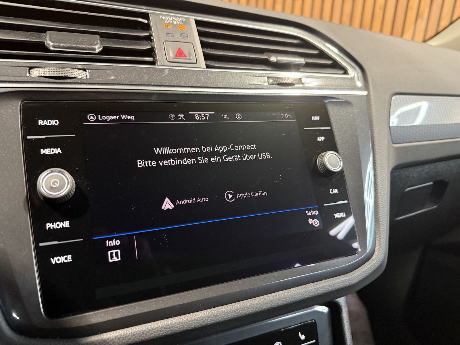 Fahrzeugabbildung Volkswagen Tiguan 2,0 TDI Life DSG *Navi*ACC*AHK*Kam*LED*