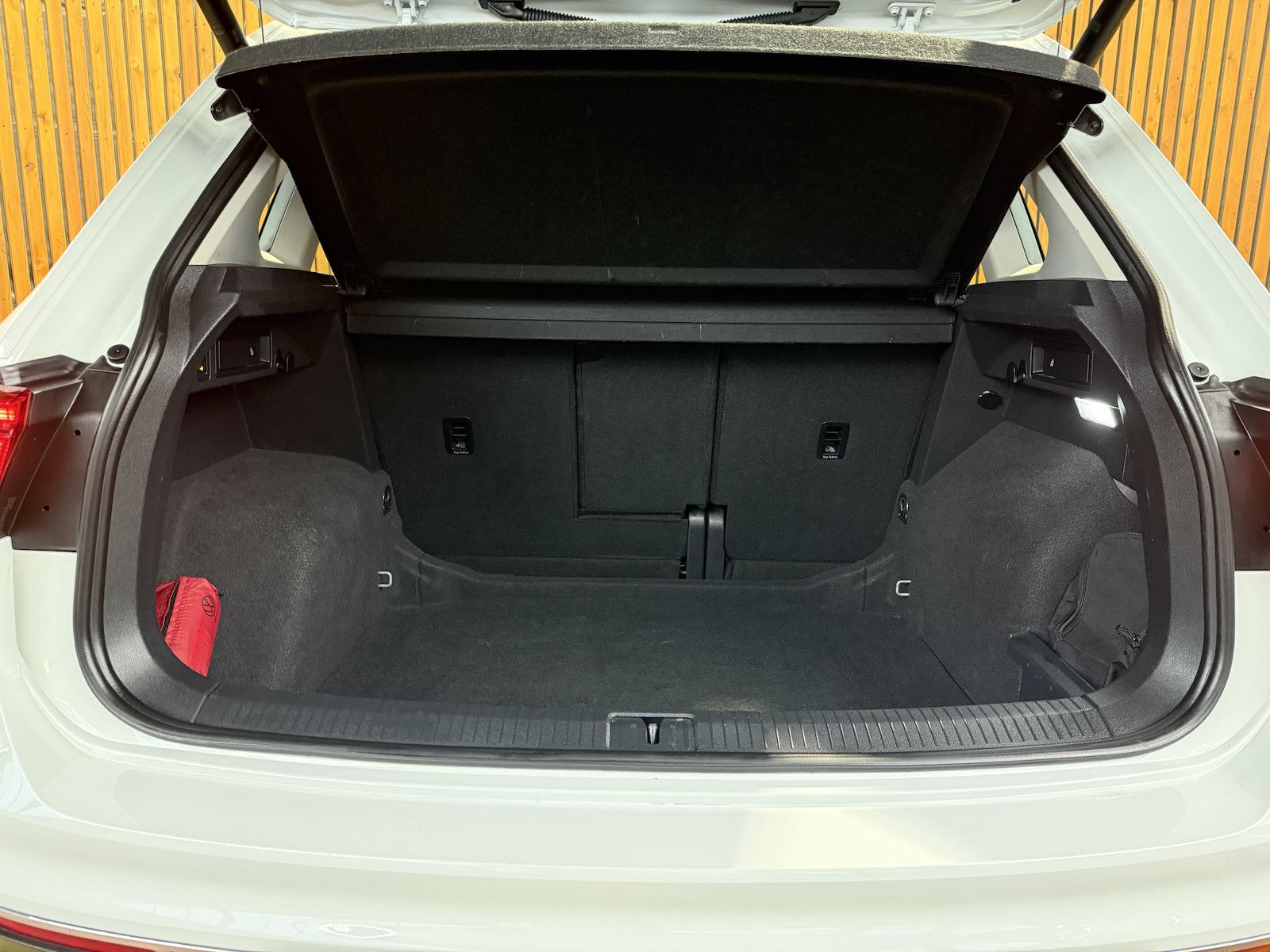 Fahrzeugabbildung Volkswagen Tiguan 2,0 TDI Life DSG *Navi*ACC*AHK*Kam*LED*