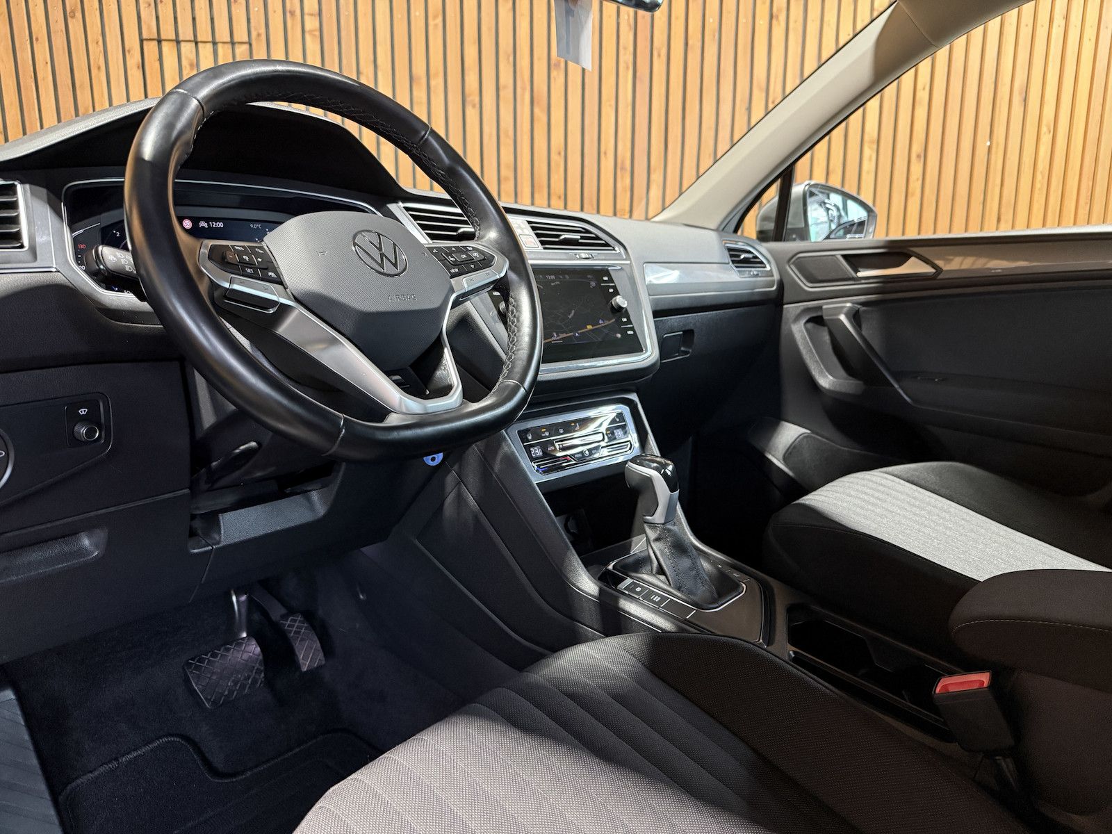 Fahrzeugabbildung Volkswagen Tiguan Allspace 2,0 TDI DSG *Navi*Kam*LED*Head*