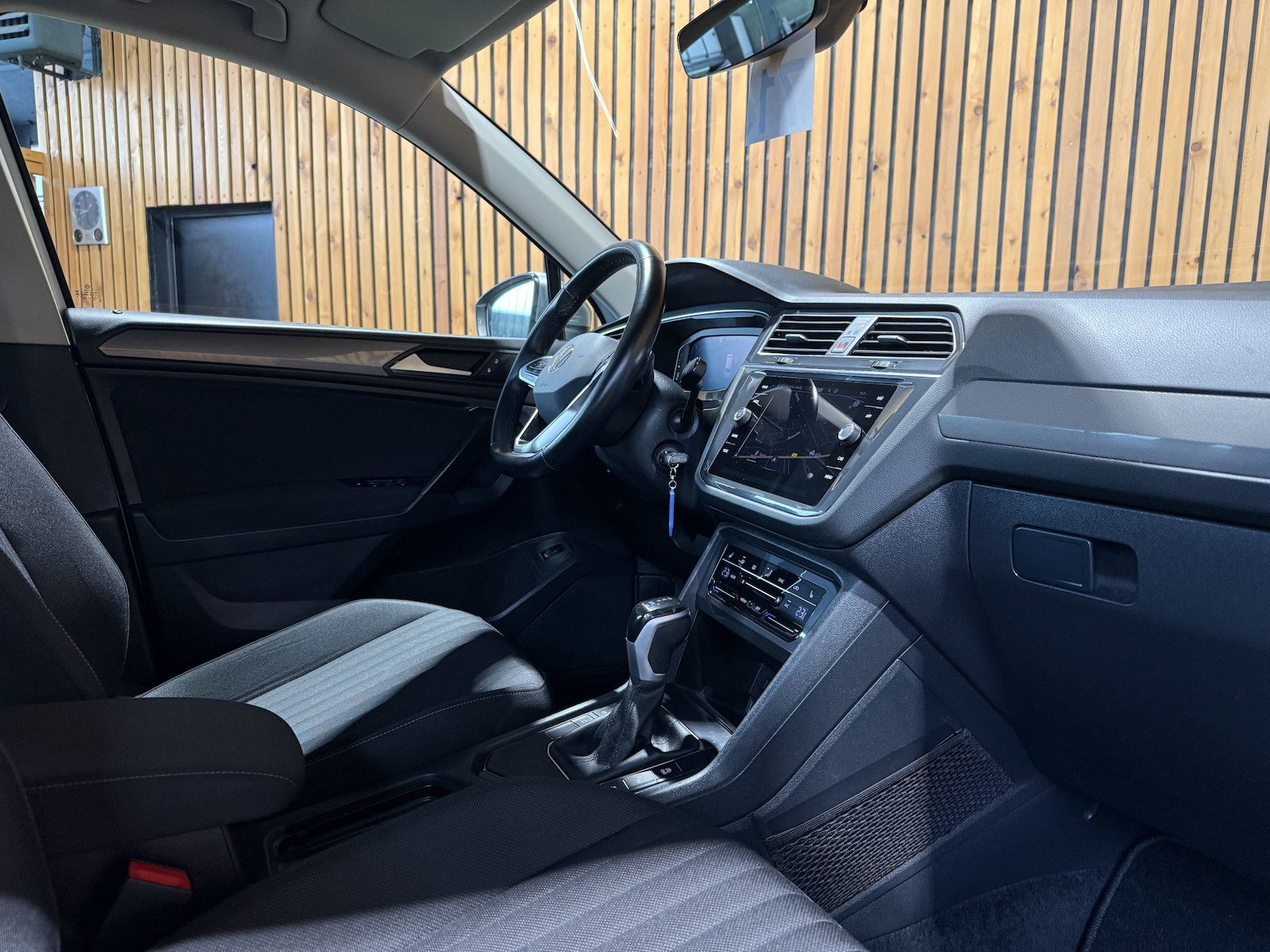 Fahrzeugabbildung Volkswagen Tiguan Allspace 2,0 TDI DSG *Navi*Kam*LED*Head*